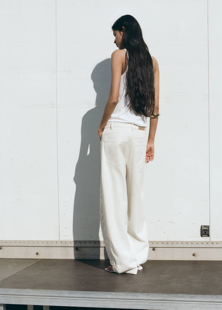 Wide leg jeans with floral embroidery — Off White