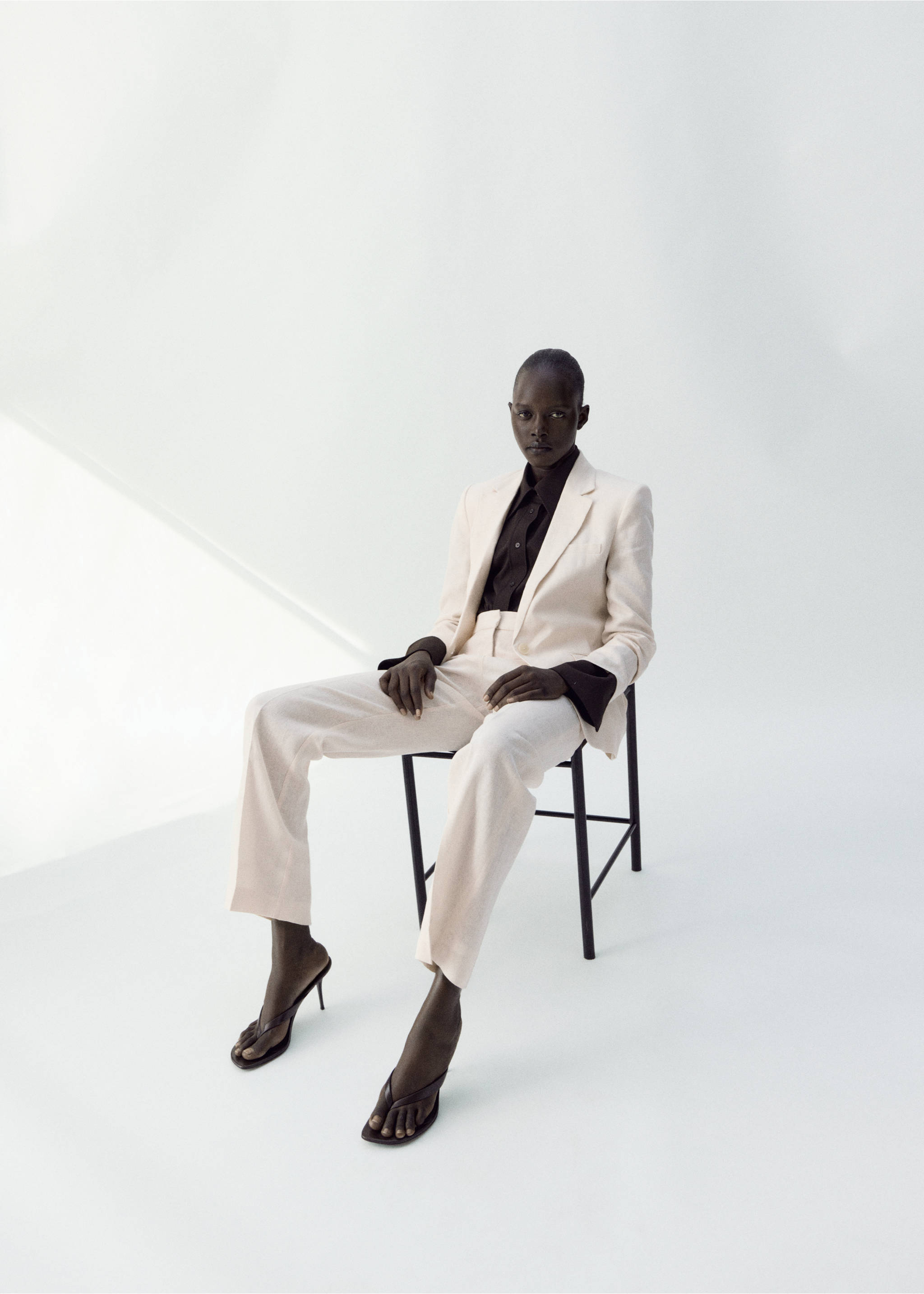 Linen suit jacket - Details of the article 2, Ecru. Ref: 27057156-00.