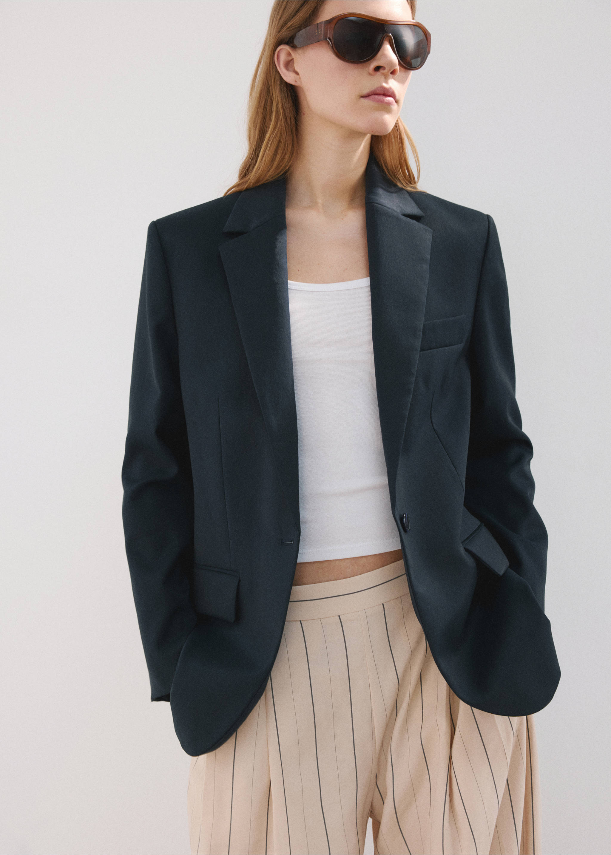 Straight jacket with flap pockets - Medium plane, Navy. Ref: 27057158-00.