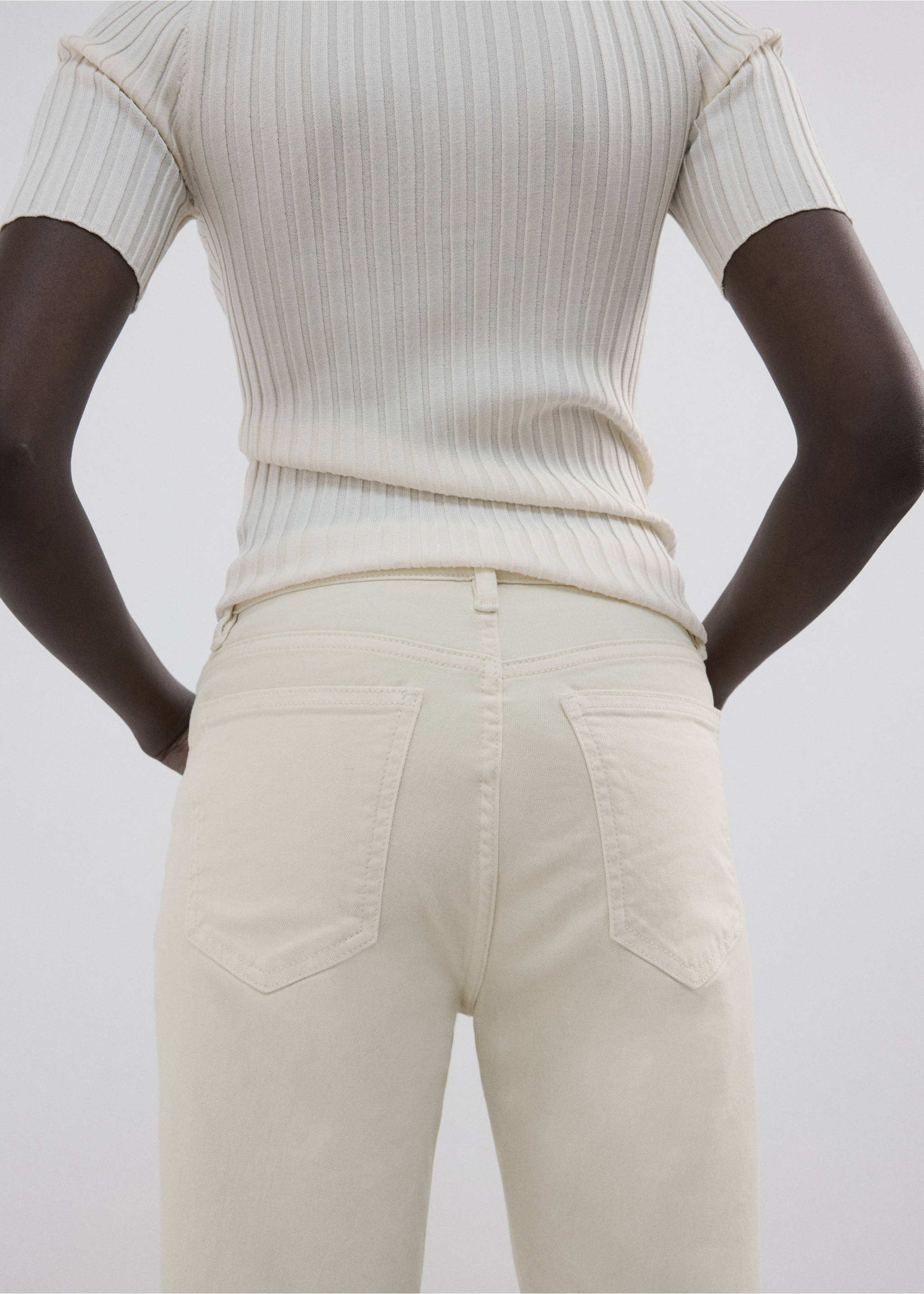 Mid-rise flared jeans - Details of the article 2, Ecru. Ref: 27057160-00.