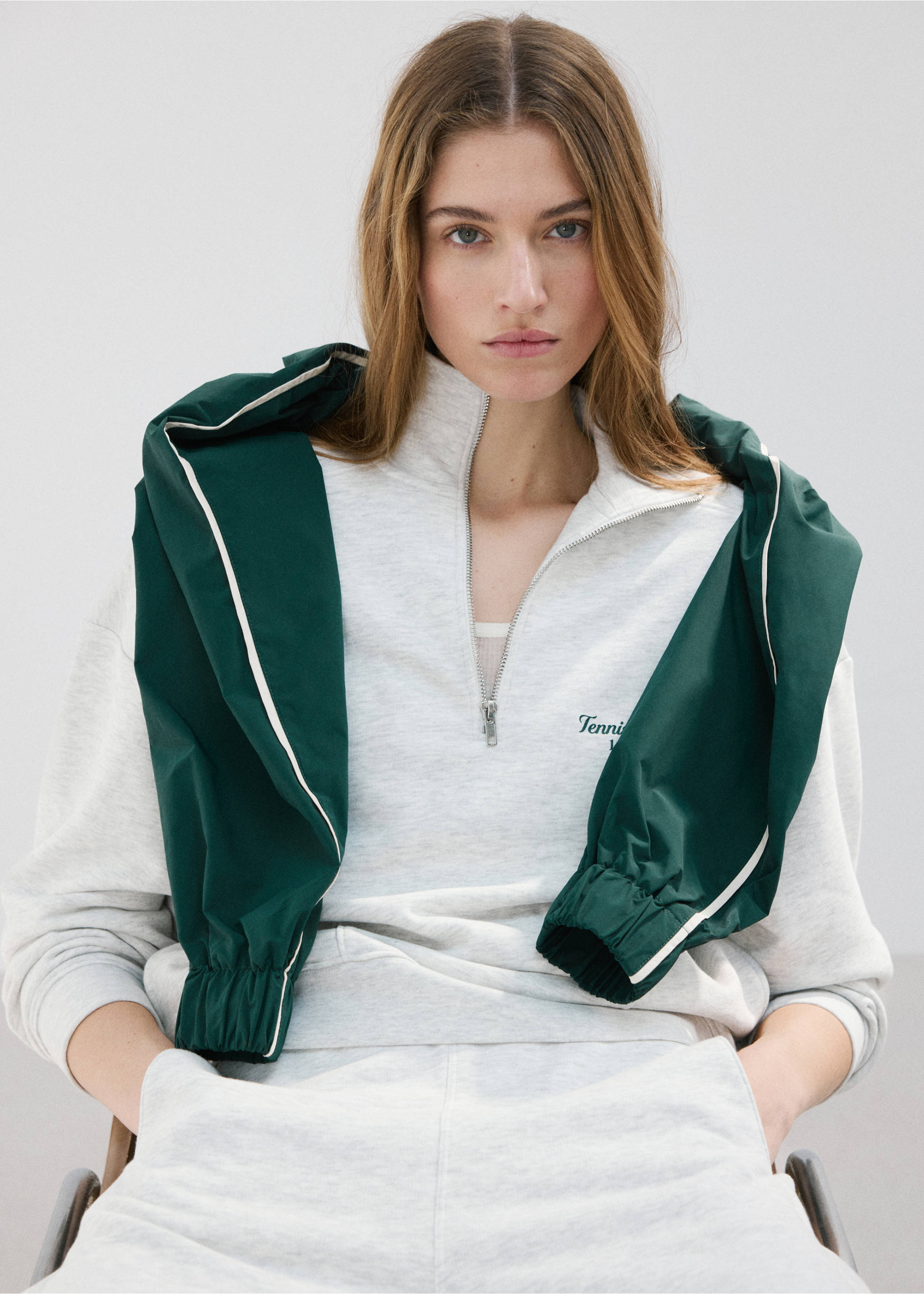 Turtleneck sweatshirt with zip - Details of the article 2, Grey. Ref: 27057163-00.