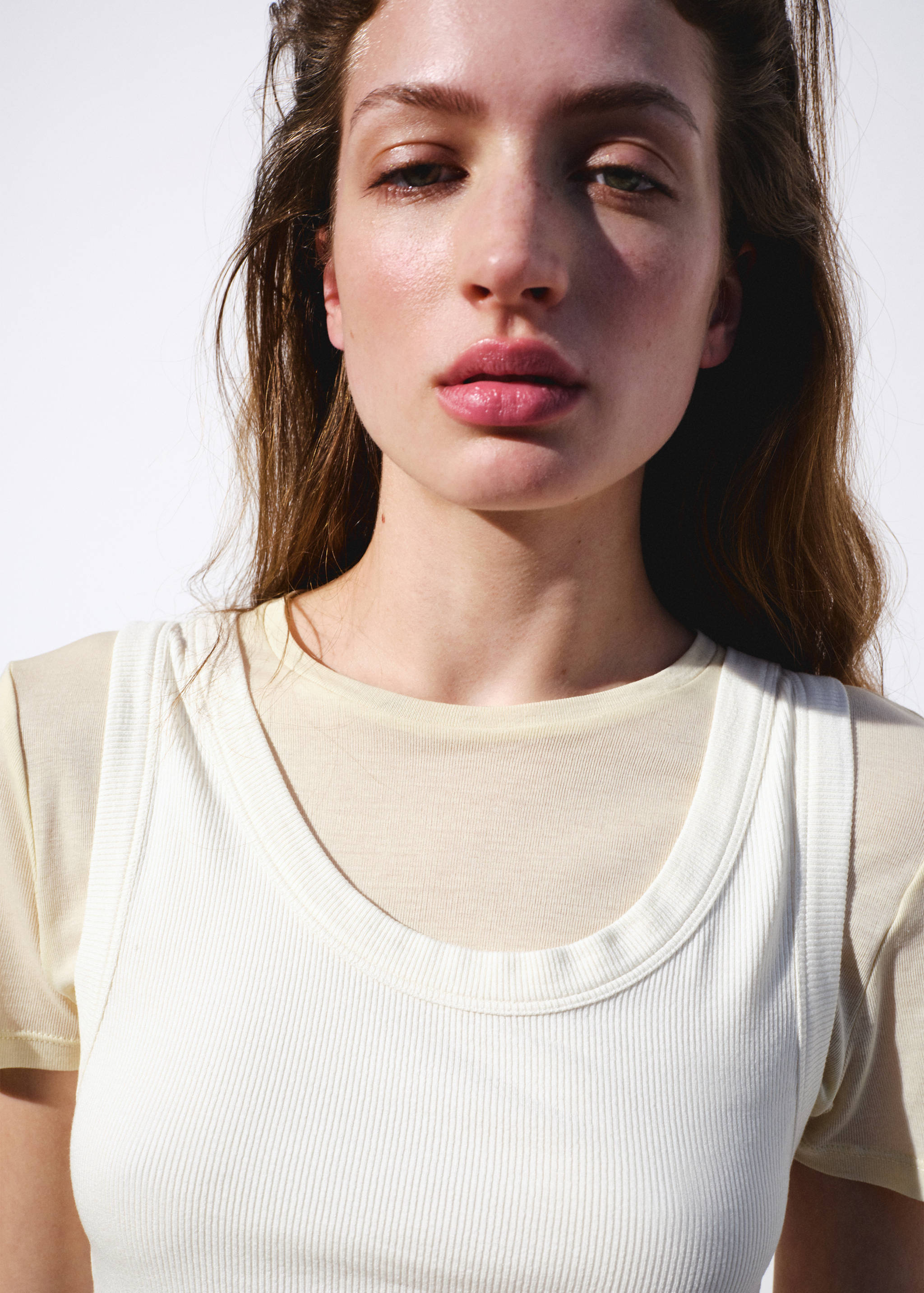 Two-tone contrast T-shirt - Details of the article 1