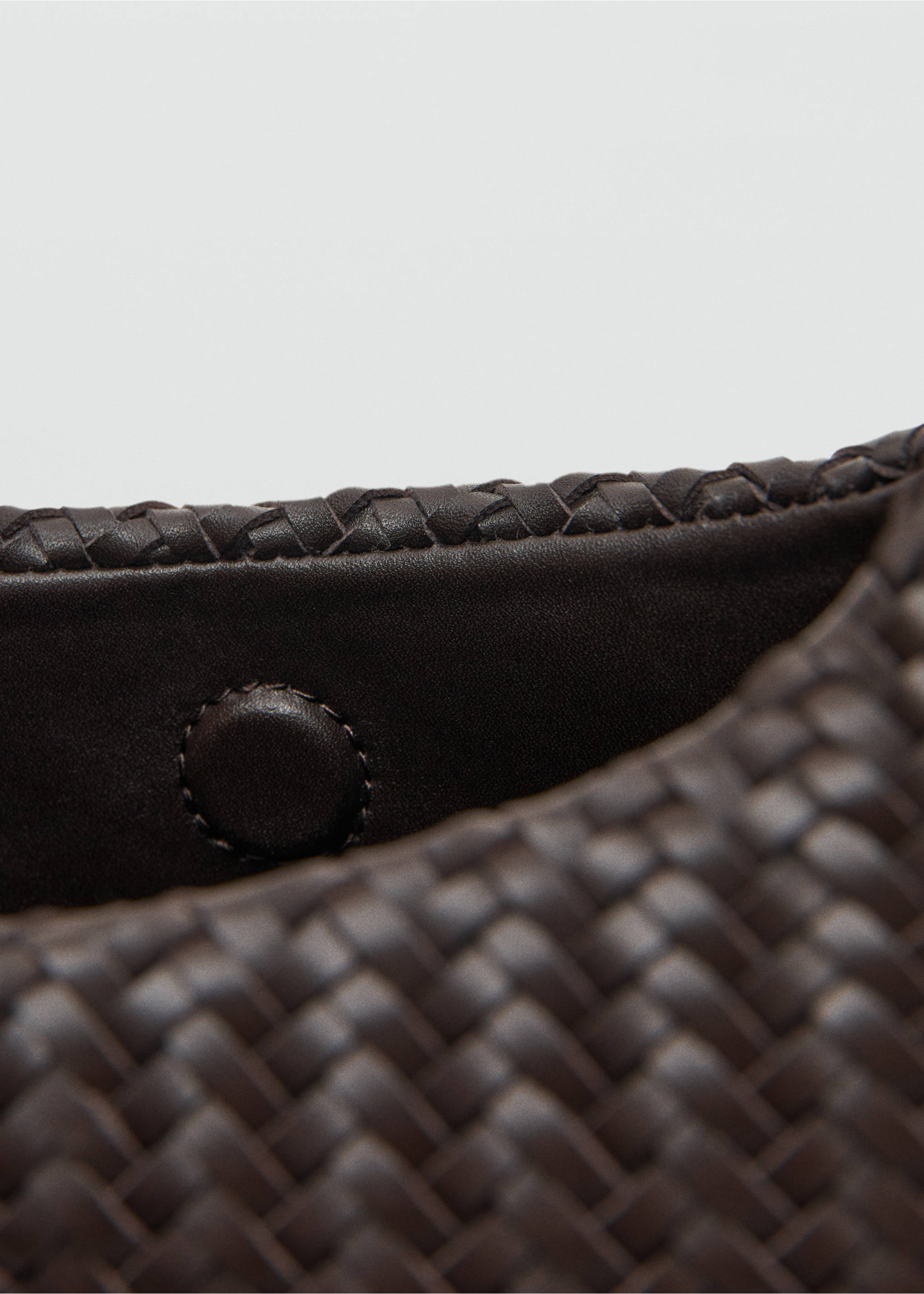 Braided shoulder bag - Details of the article 1, Chocolate. Ref: 27057792-00.