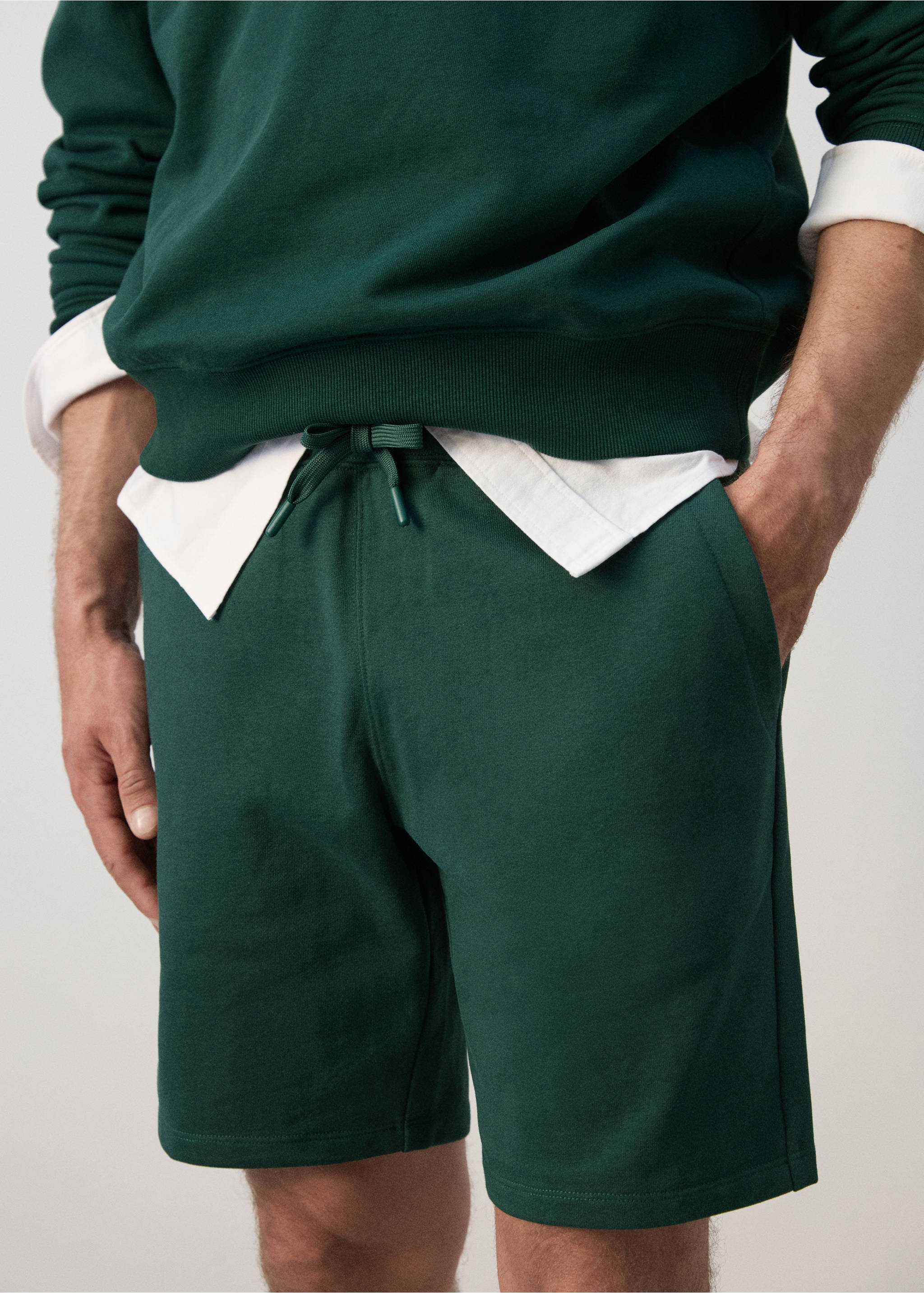 100% cotton bermuda shorts with drawstring - Details of the article 1, Dark Green. Ref: 27057793-00.