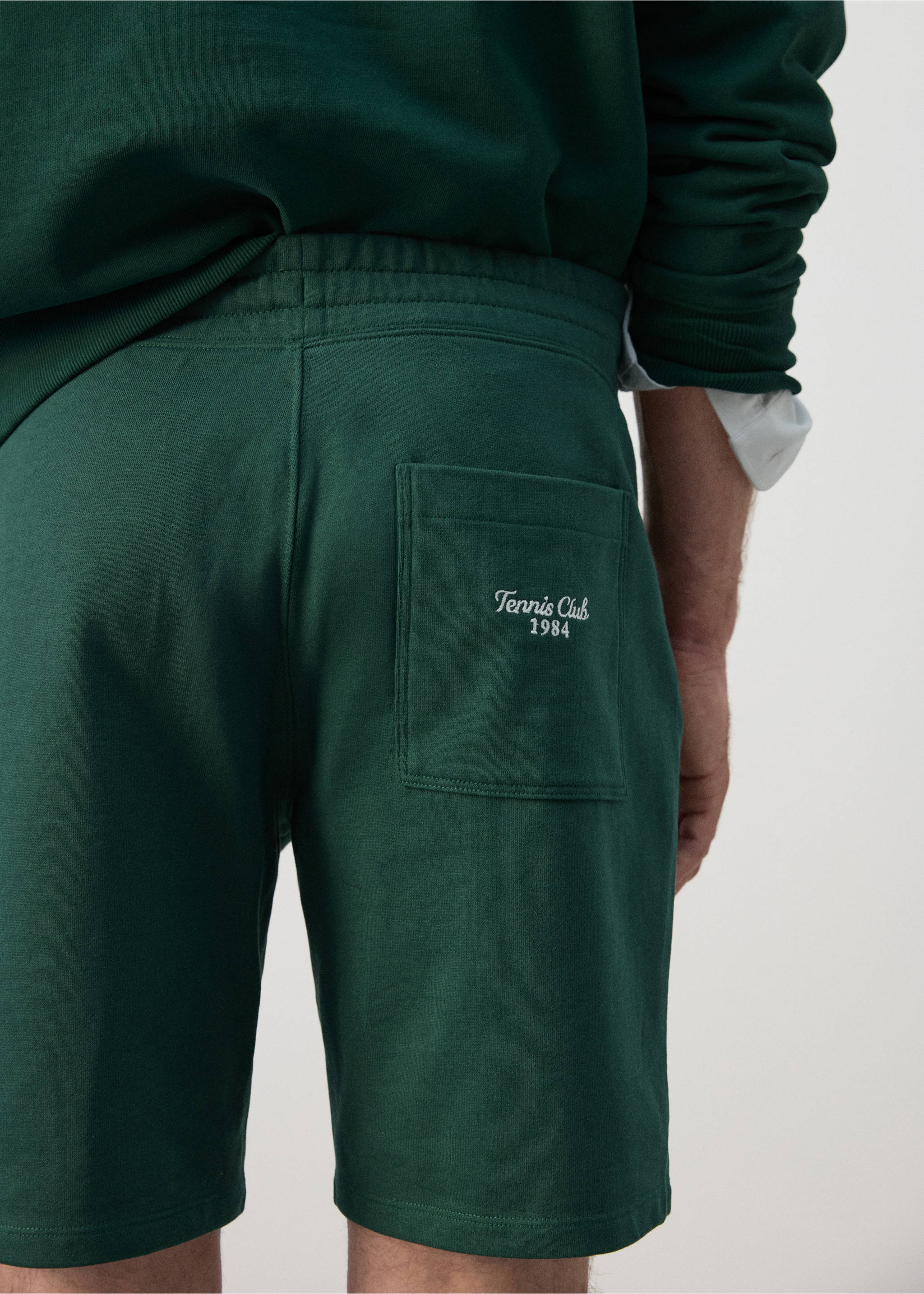 100% cotton bermuda shorts with drawstring - Details of the article 6, Dark Green. Ref: 27057793-00.