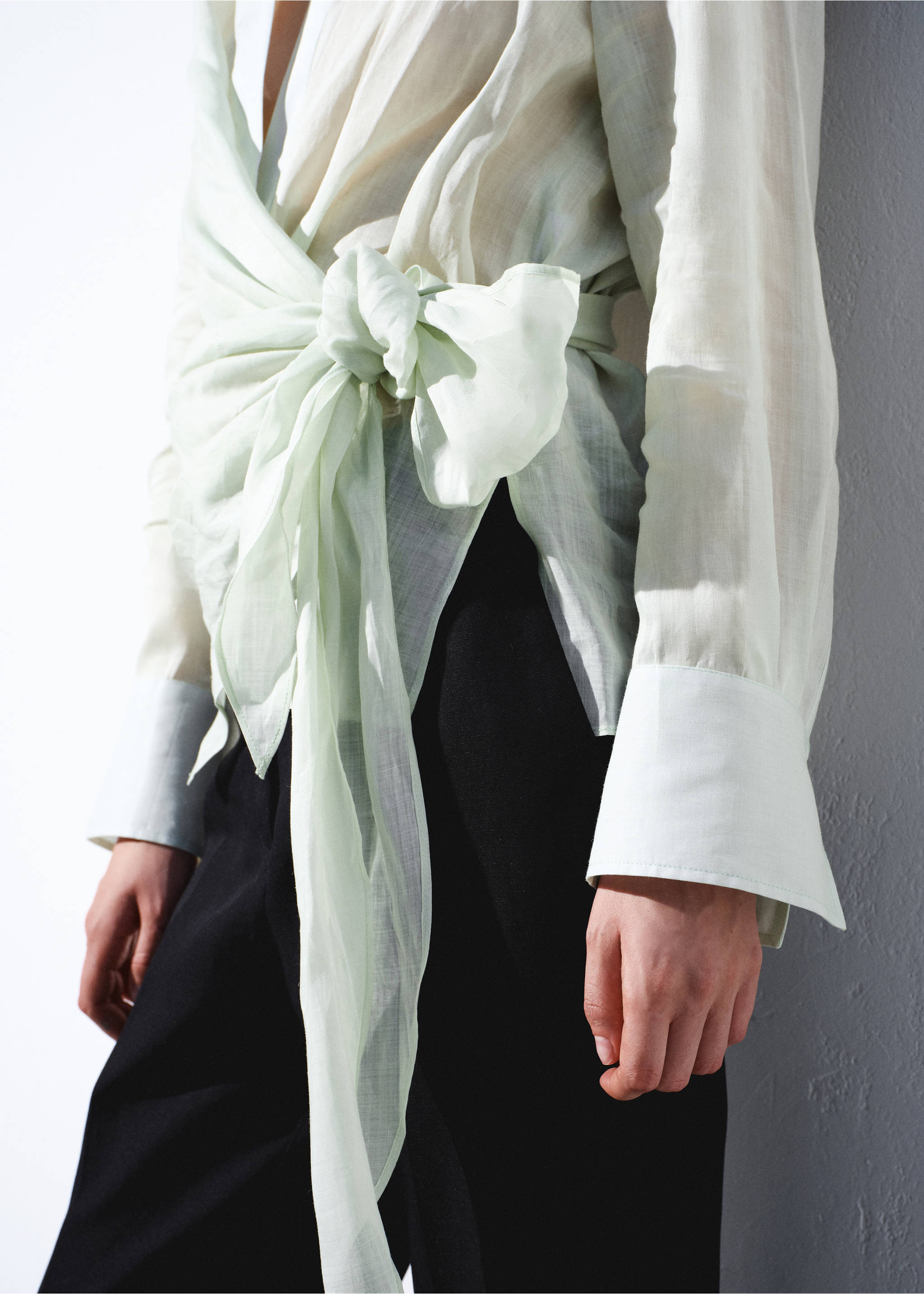 100% ramie double-breasted shirt - Details of the article 6, Green. Ref: 27057795-00.