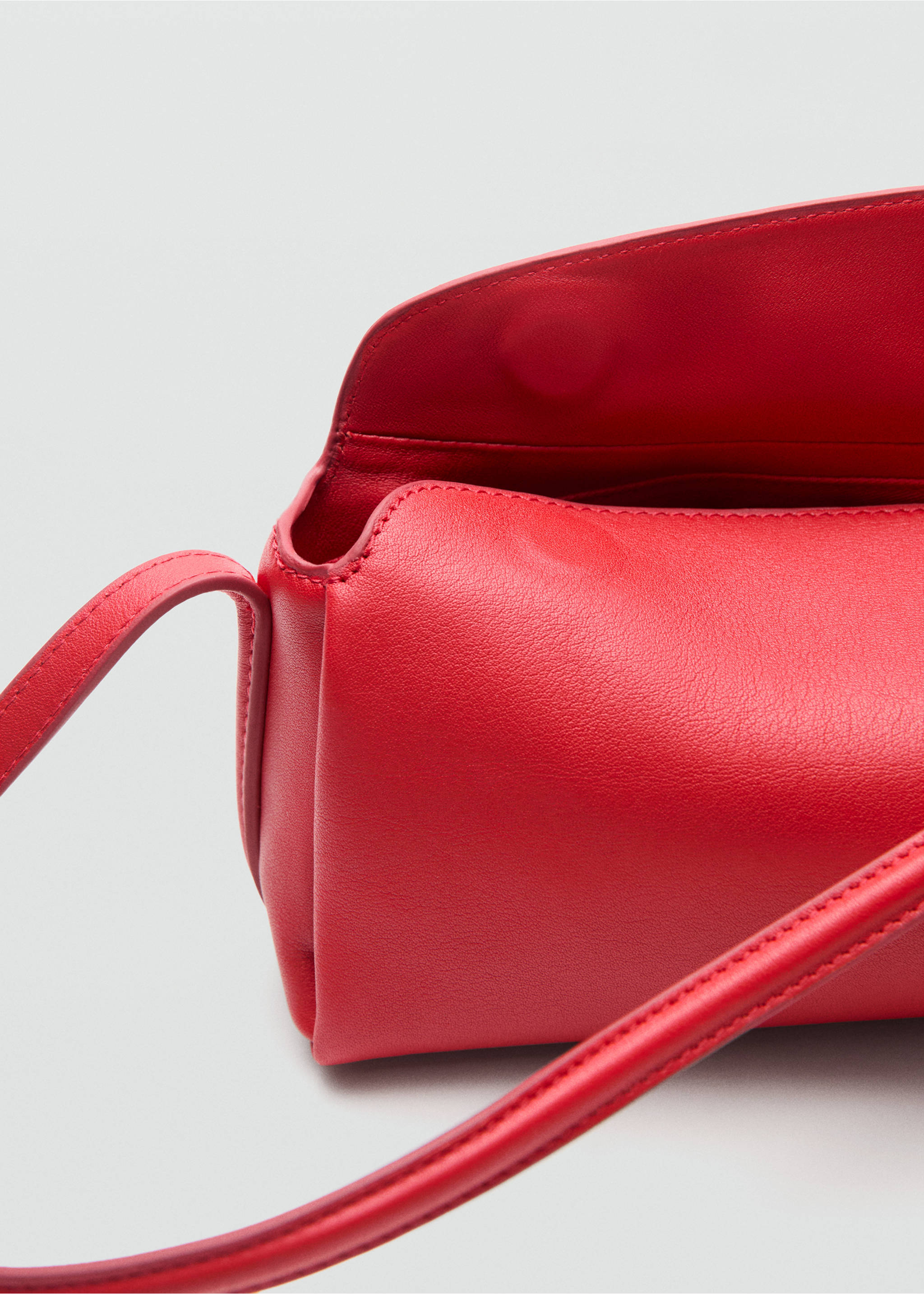 Leather shoulder bag with metal detail - Details of the article 3, Red. Ref: 27057797-00.