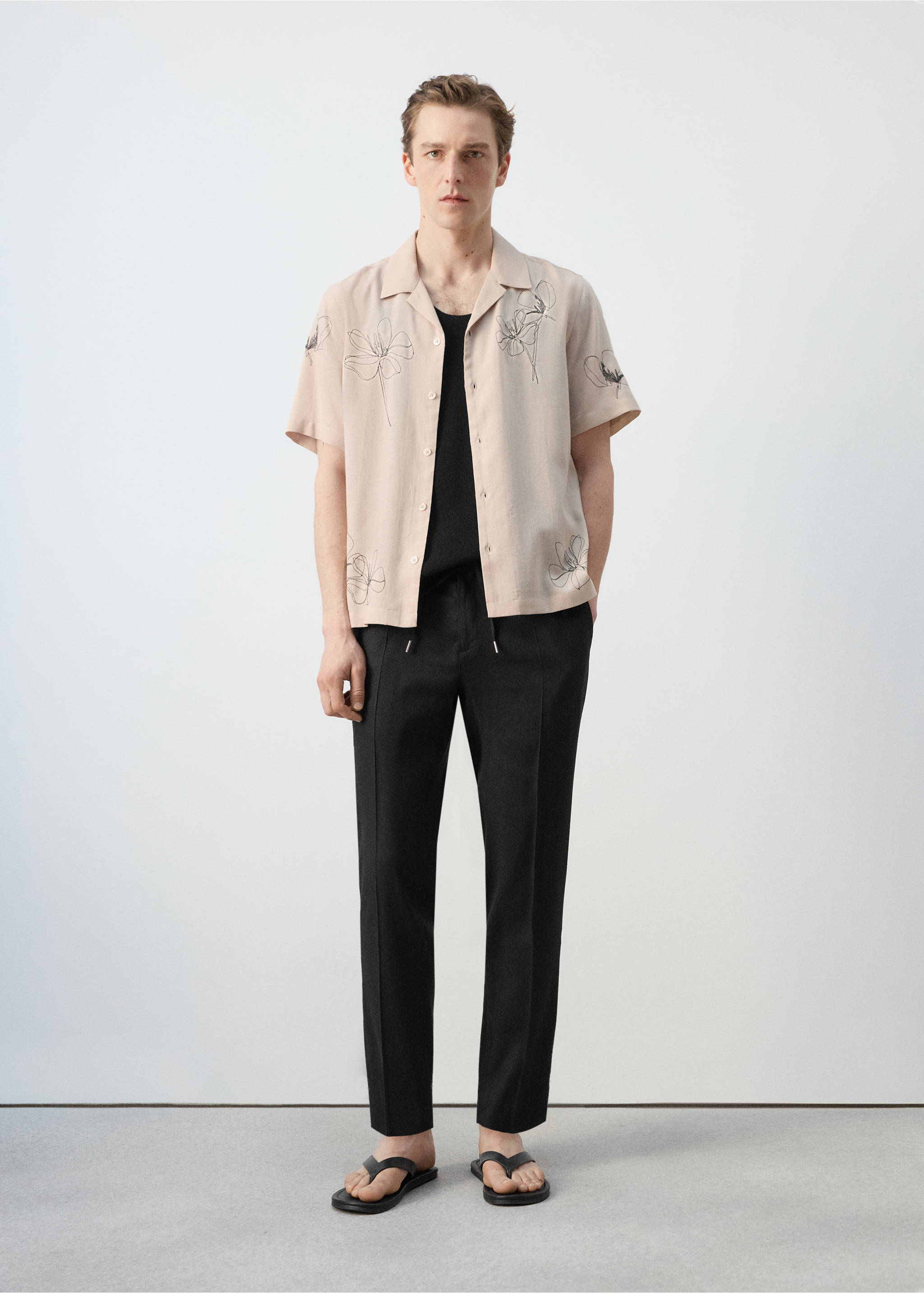 Pantalón lino slim fit rayas - Plano general, Negro. Ref: 27057895-00.