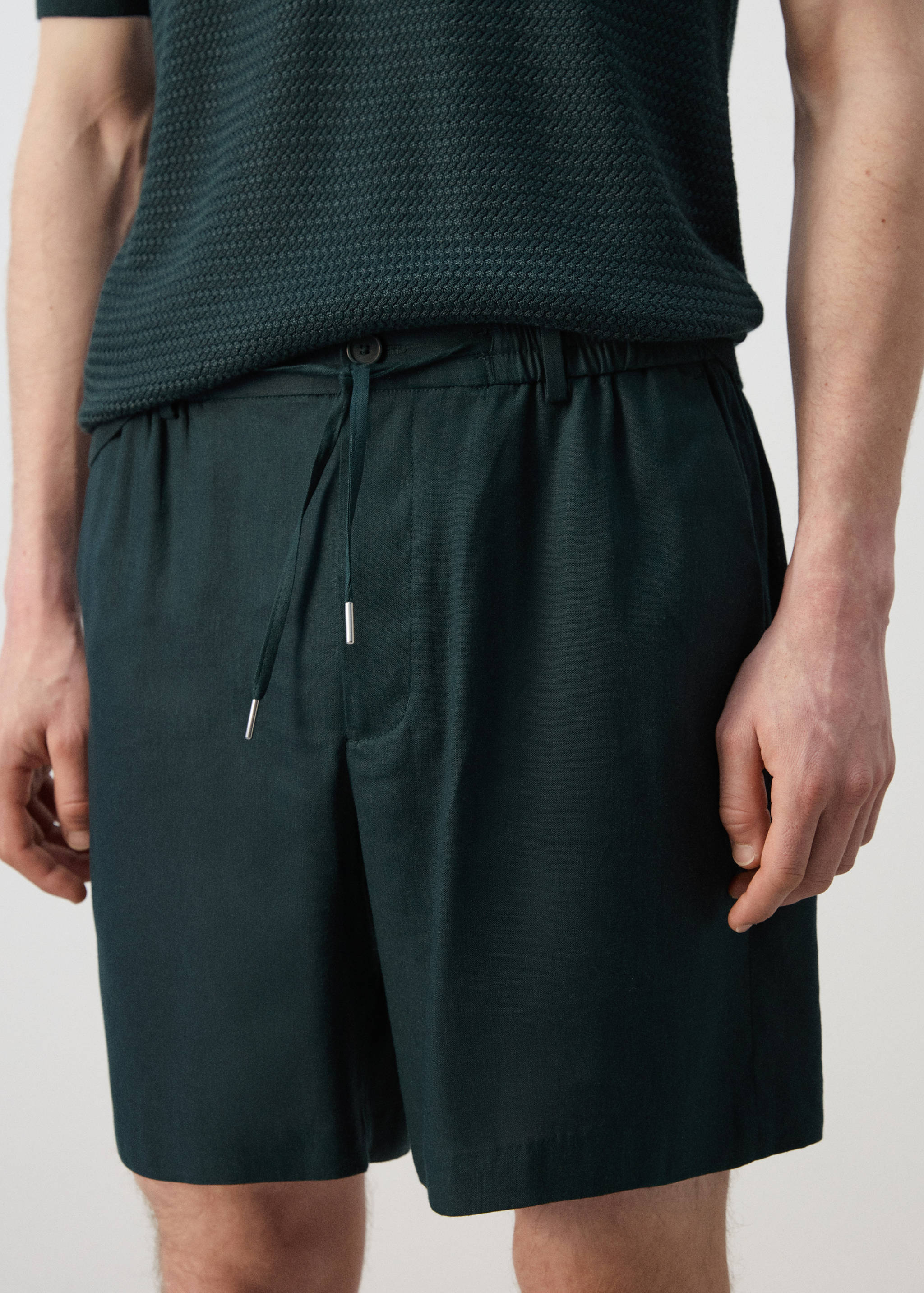 Slim-fit linen bermuda shorts - Details of the article 1