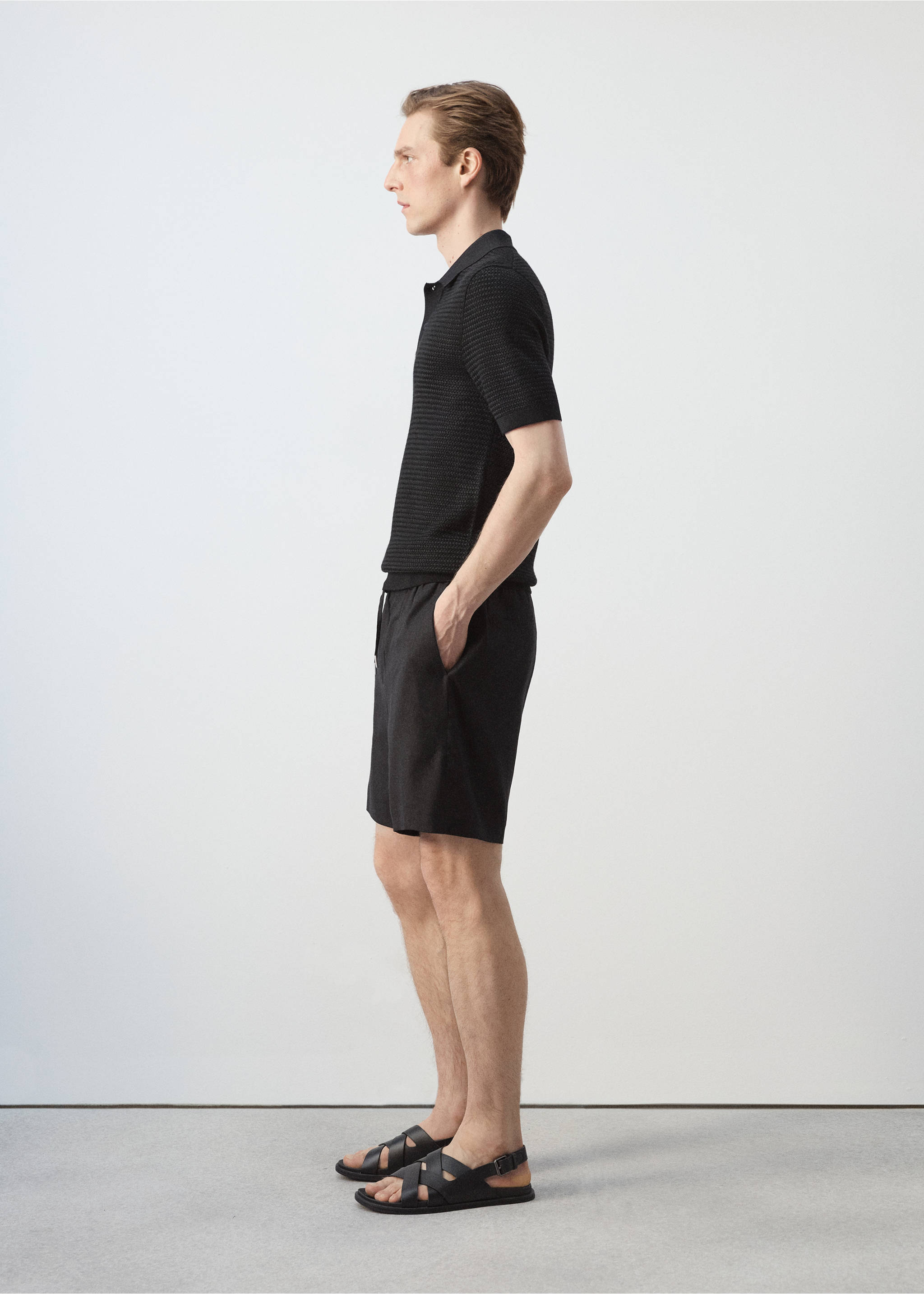 Slim-fit linen bermuda shorts - Details of the article 2, Black. Ref: 27057896-00.