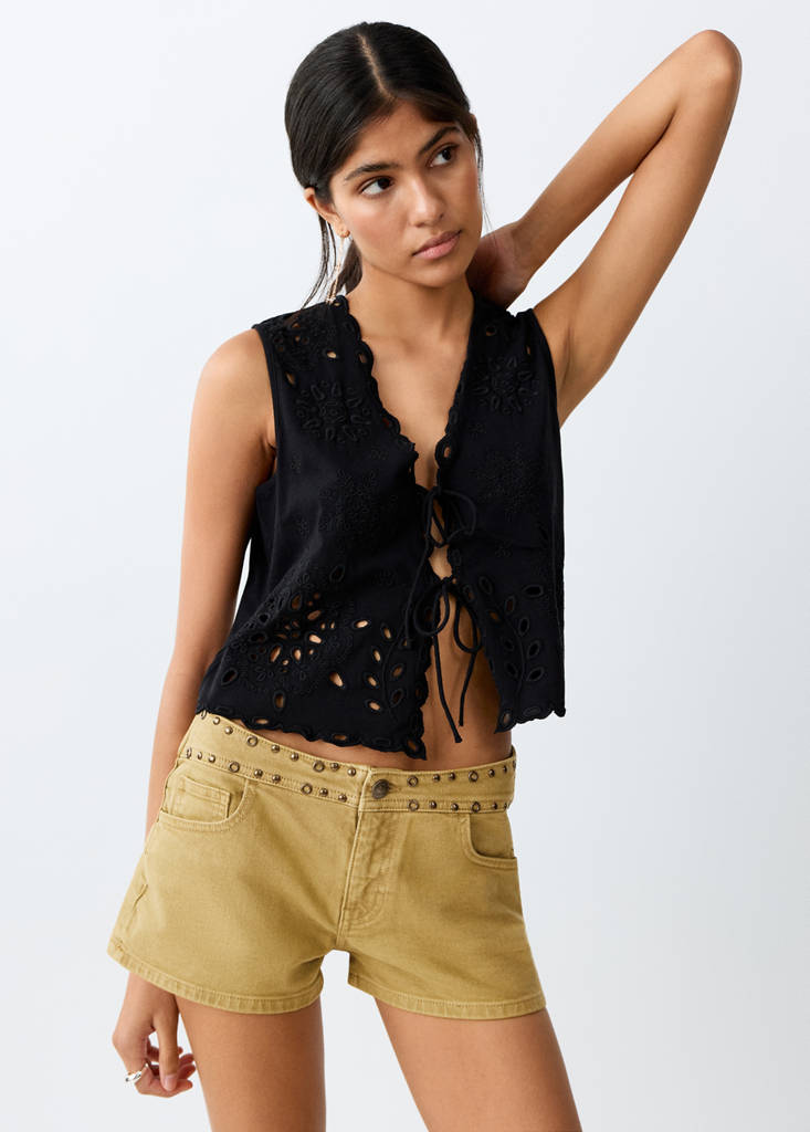 Mini shorts tachuelas