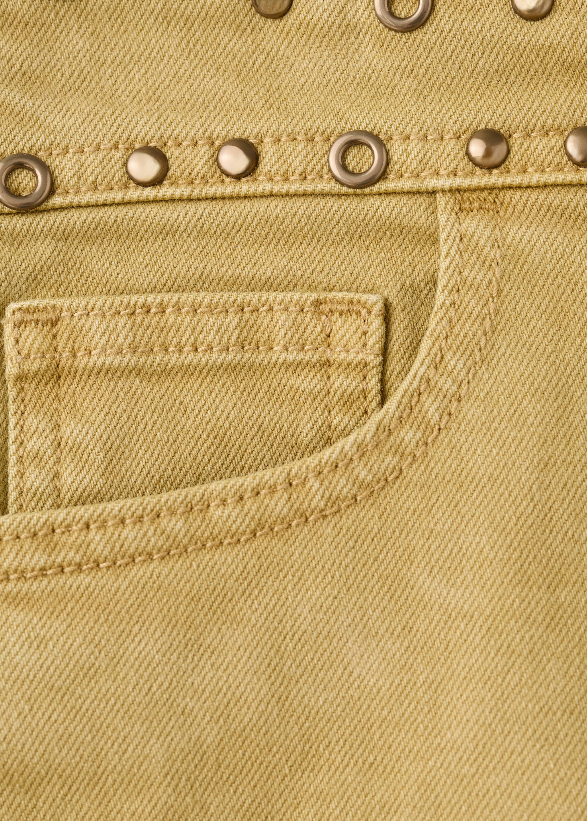 شورتات قصيرة مزينة بالمسامير - تفاصيل المنتج 0