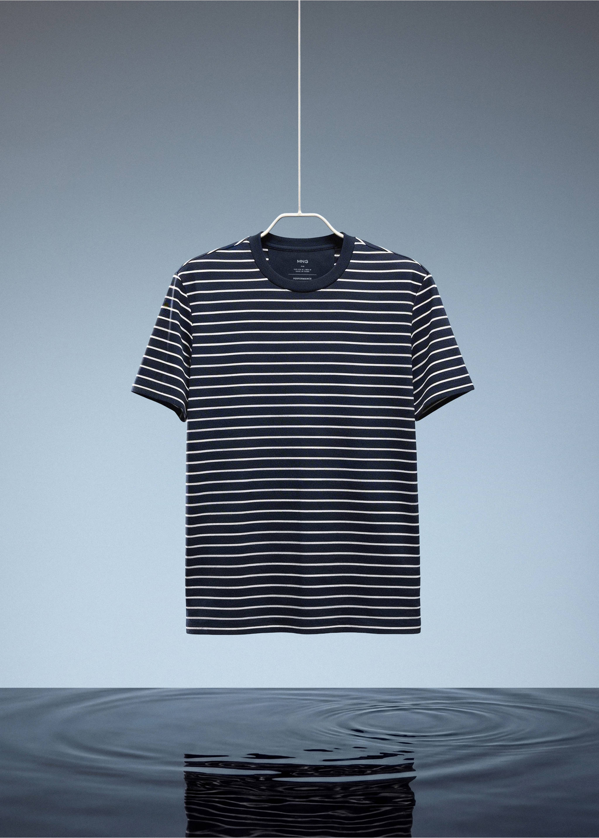 Slim fit striped COOLMAX® T-shirt - Details of the article 9, Navy. Ref: 27057910-00.
