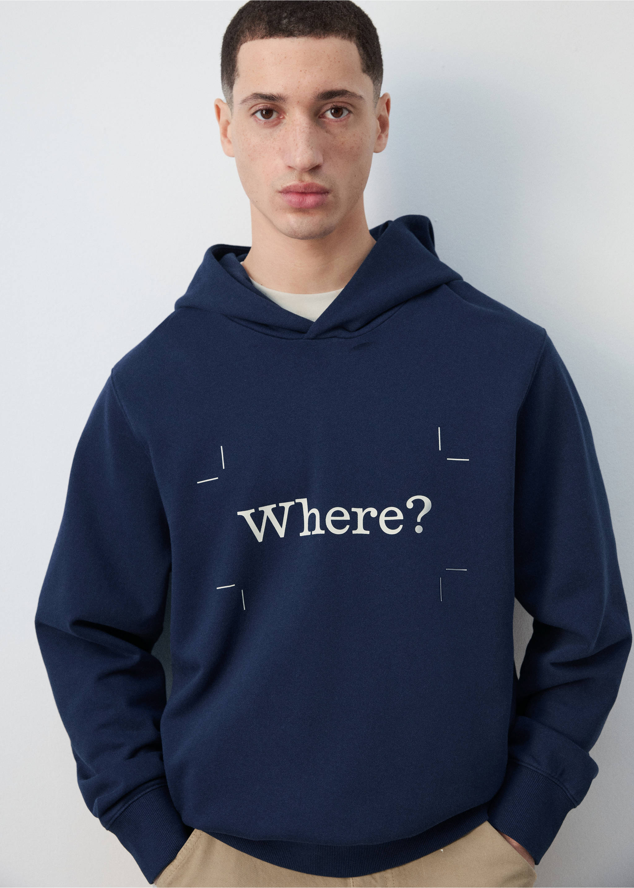 100% cotton hooded sweatshirt text - Details of the article 1, Ink Blue. Ref: 27057915-00.