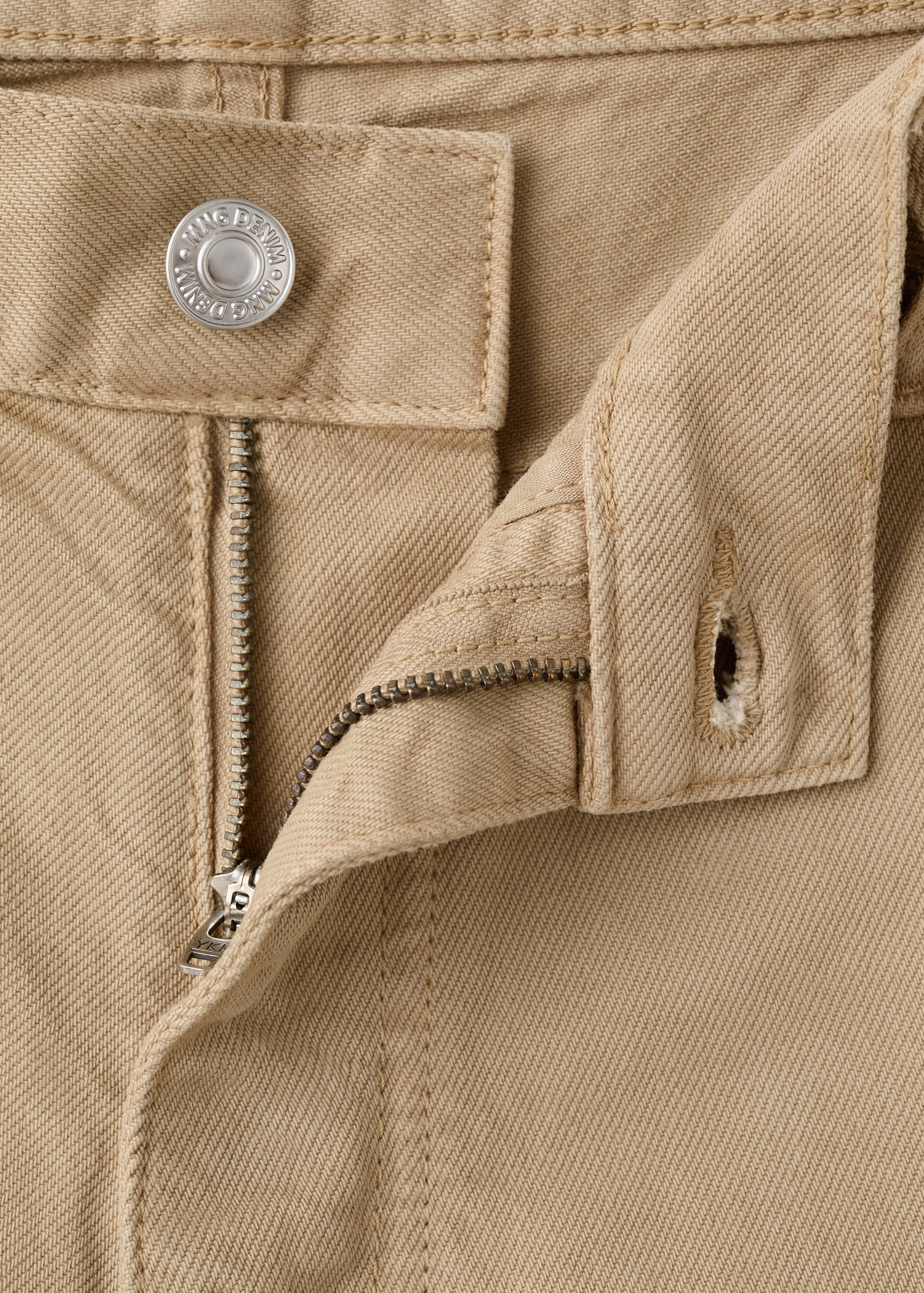 شورت جينز بقصة ريلاكسد فيت - تفاصيل المنتج 0