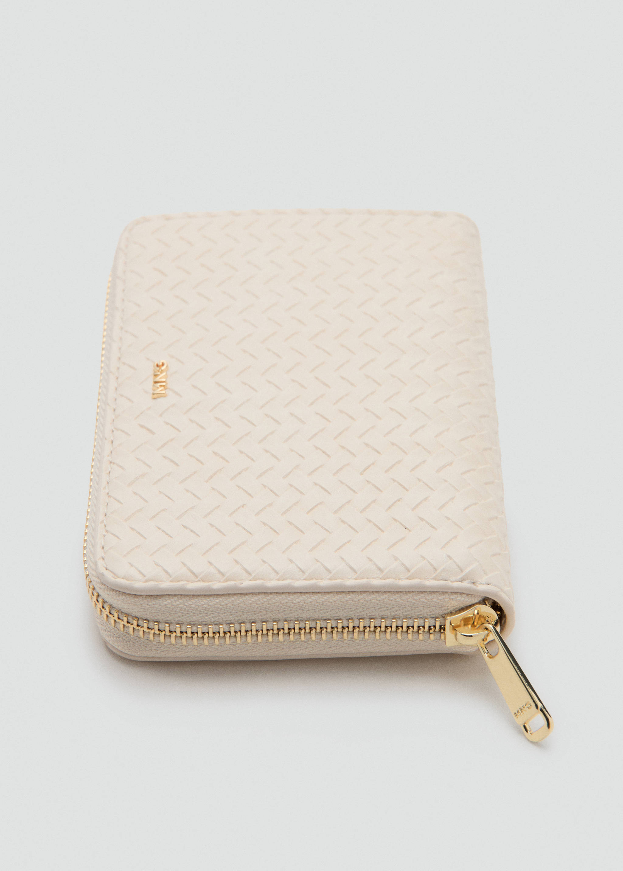 Medium-sized braided wallet - Details of the article 1