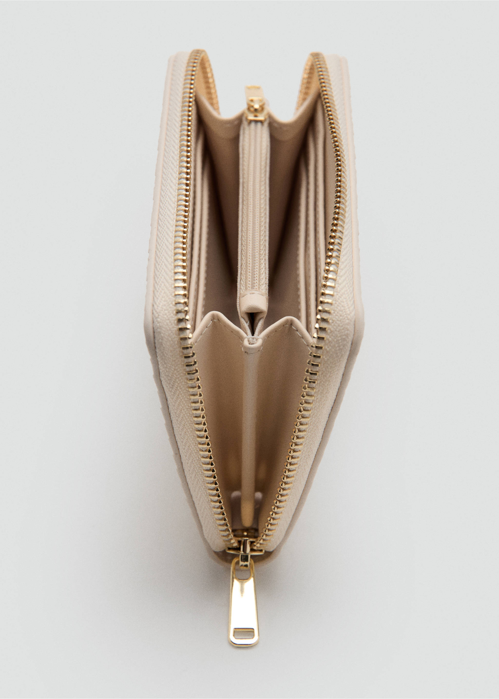 Medium-sized braided wallet - Details of the article 2, Off White. Ref: 27057933-00.