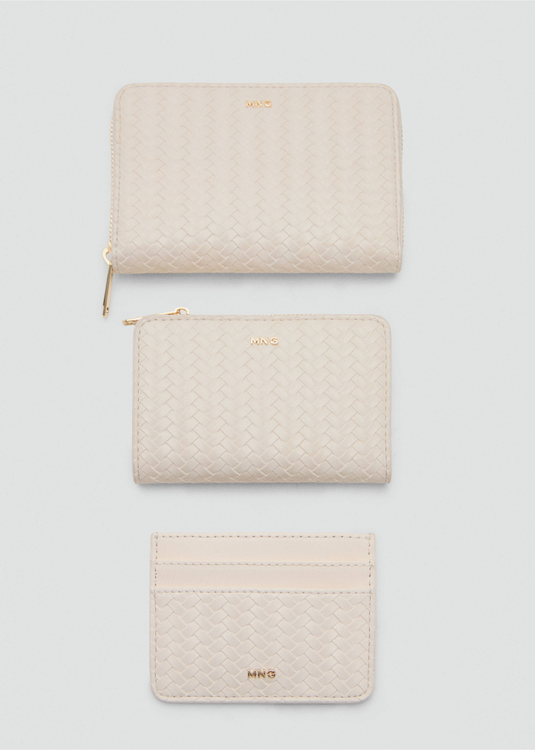 Medium-sized braided wallet - Details of the article 3, Off White. Ref: 27057933-00.
