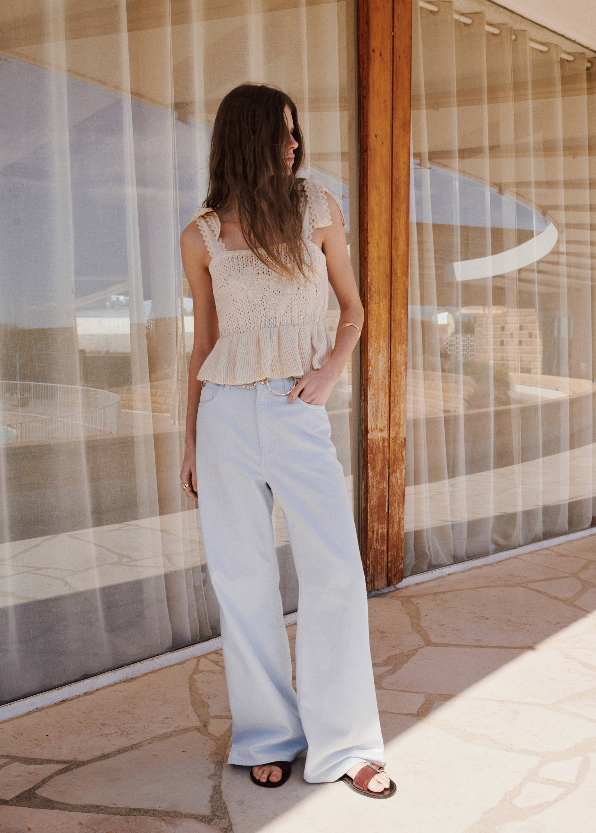 Wide leg mid-rise jeans - General plane