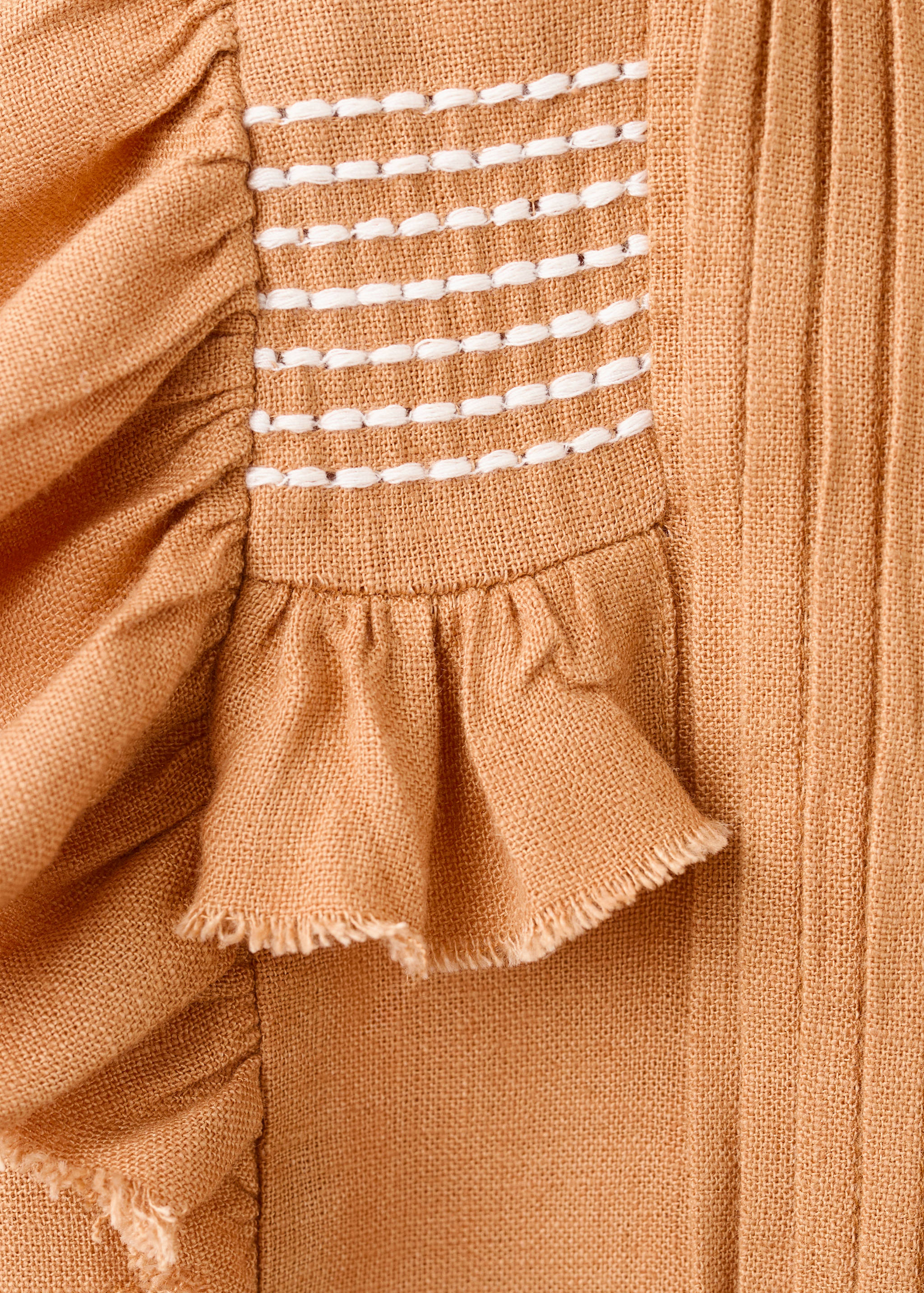 Linen blouse with frayed details - Details of the article 0