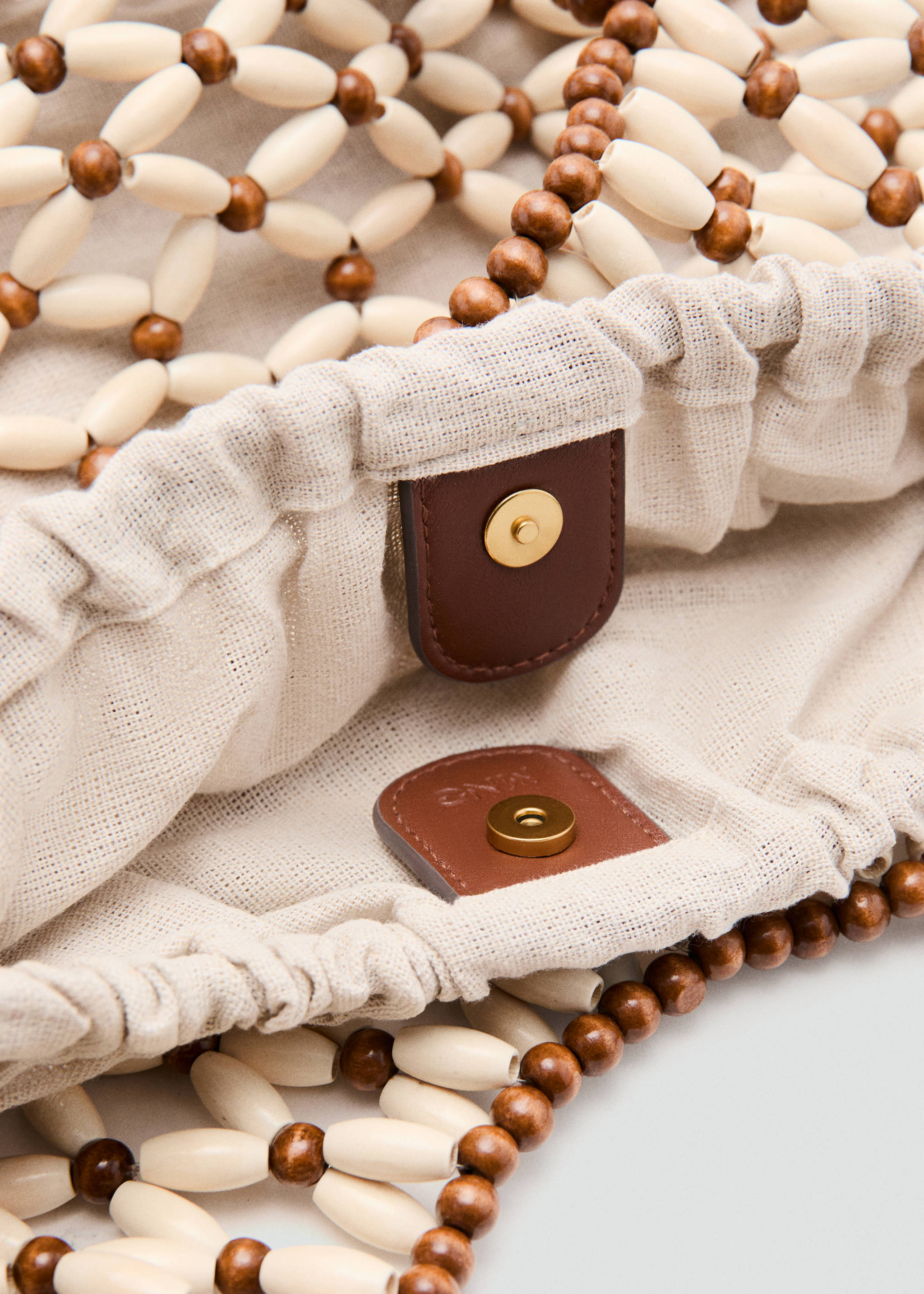 Wooden beaded shoulder bag - Details of the article 1