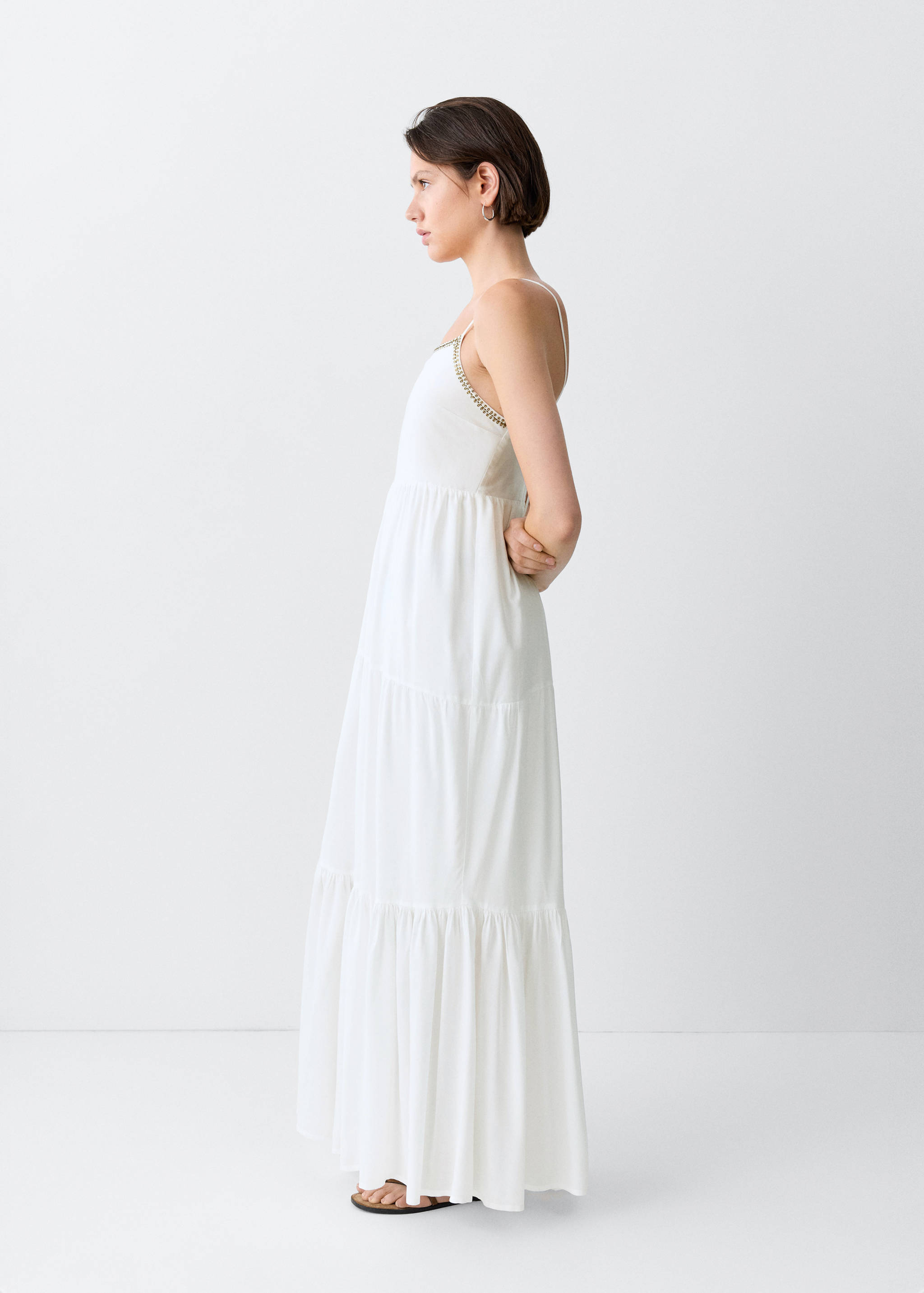 Robe à panneaux avec perles - Plan moyen