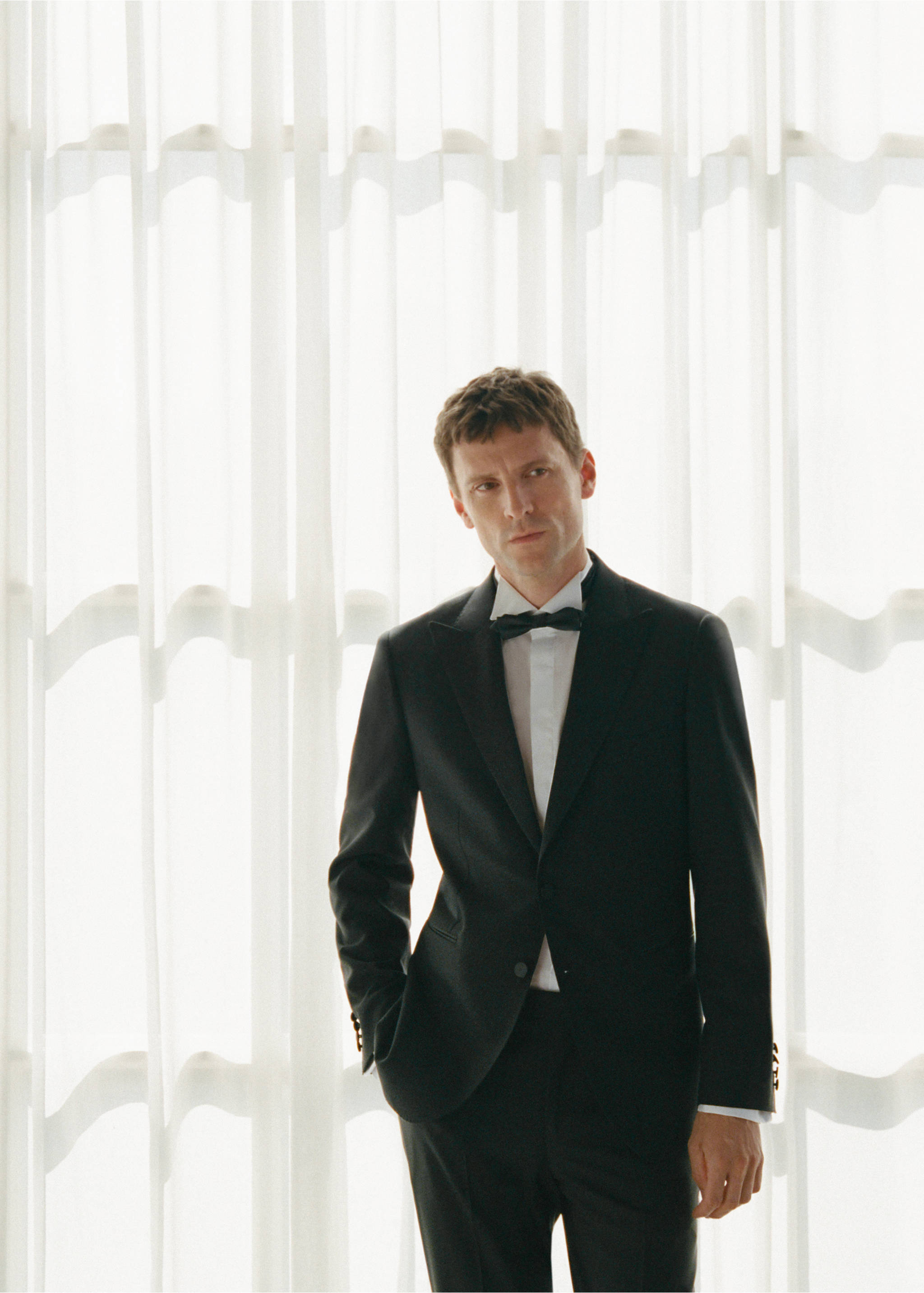 Slim-fit tuxedo jacket - Details of the article 5, Black. Ref: 27058652-00.