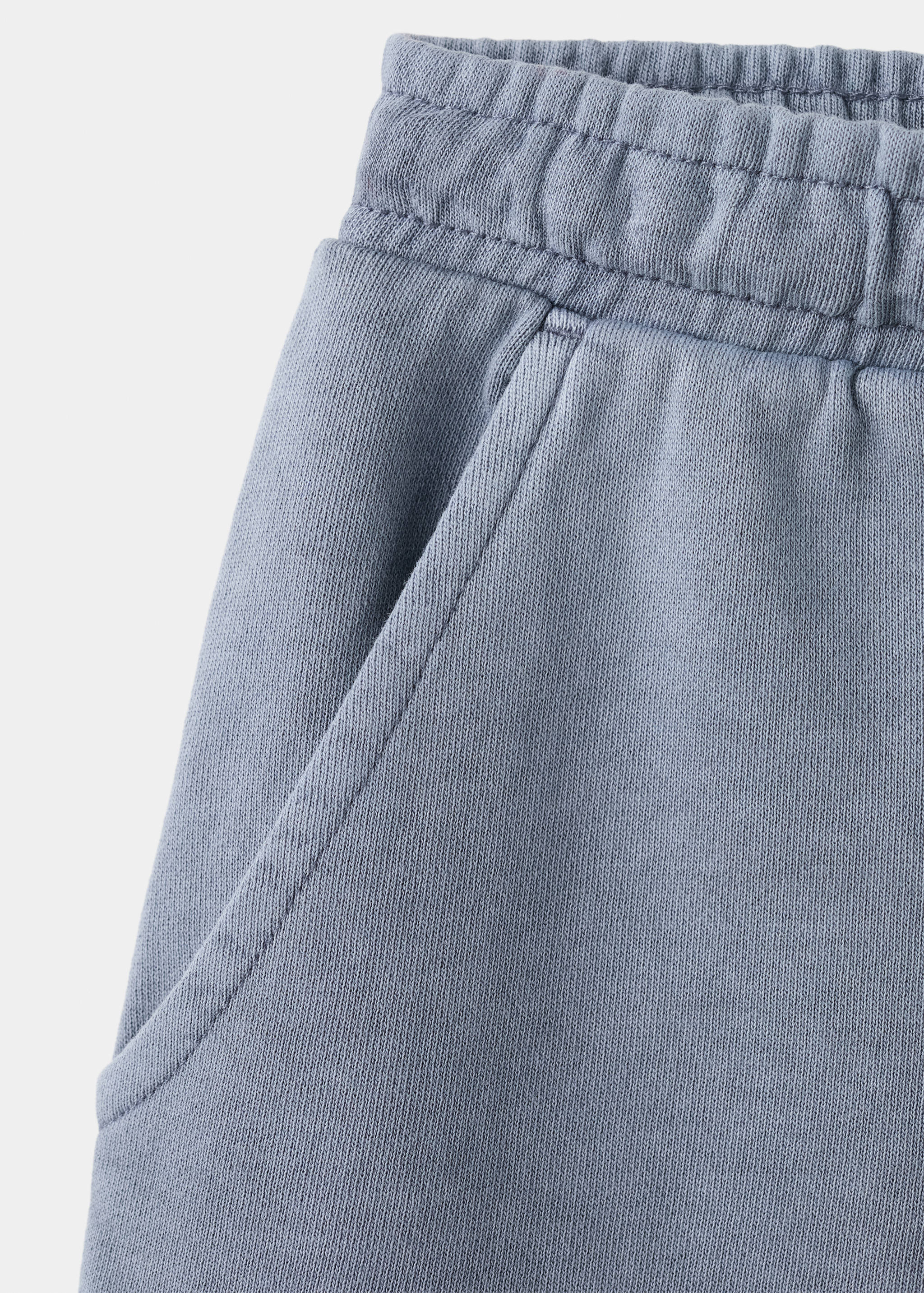 Cargo pockets Bermuda shorts - Details of the article 0