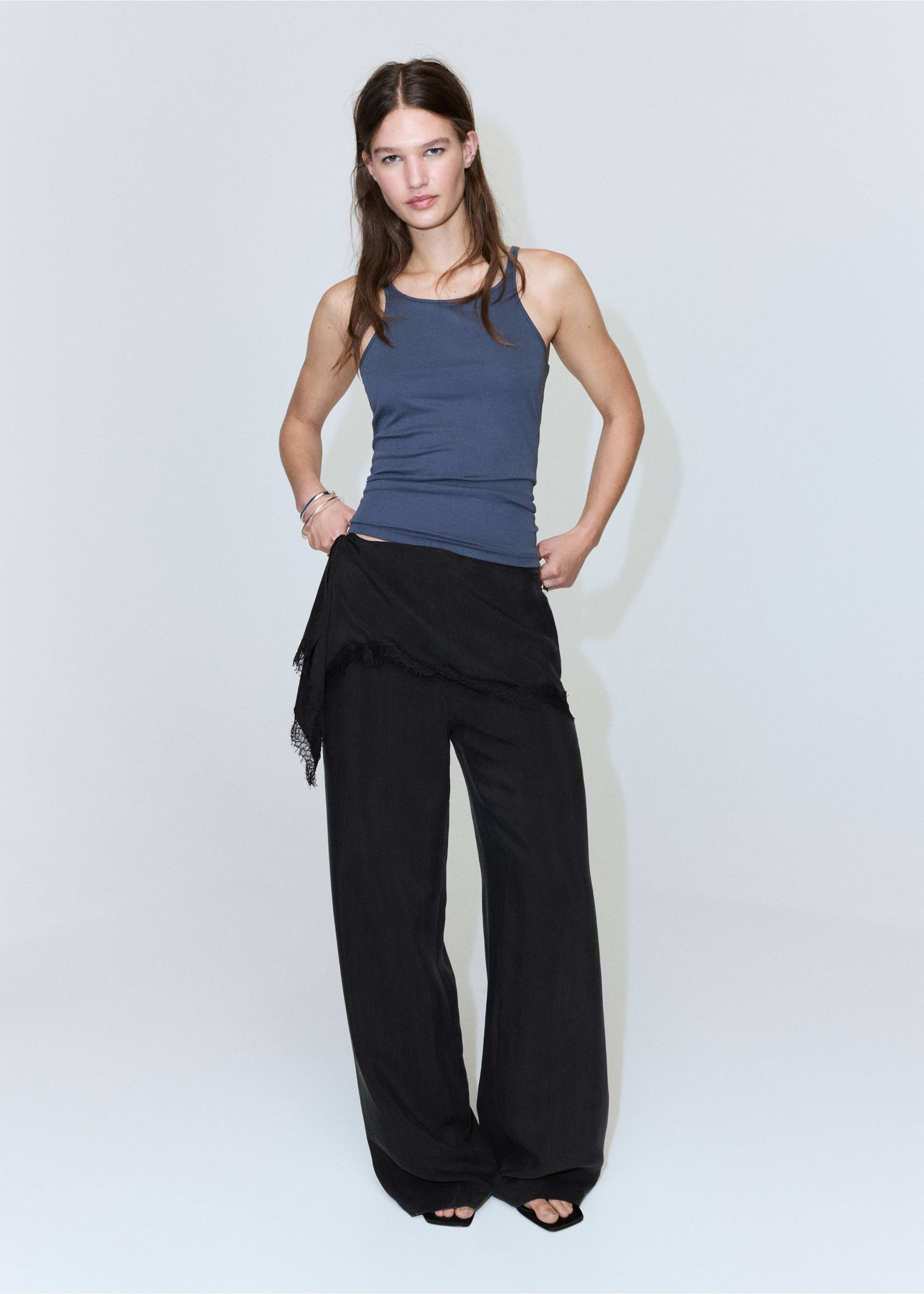 High-waisted lyocell trousers - General plane, Black. Ref: 27058665-00.