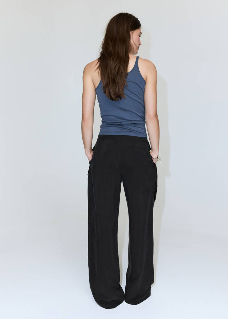 High-waisted lyocell trousers — Black