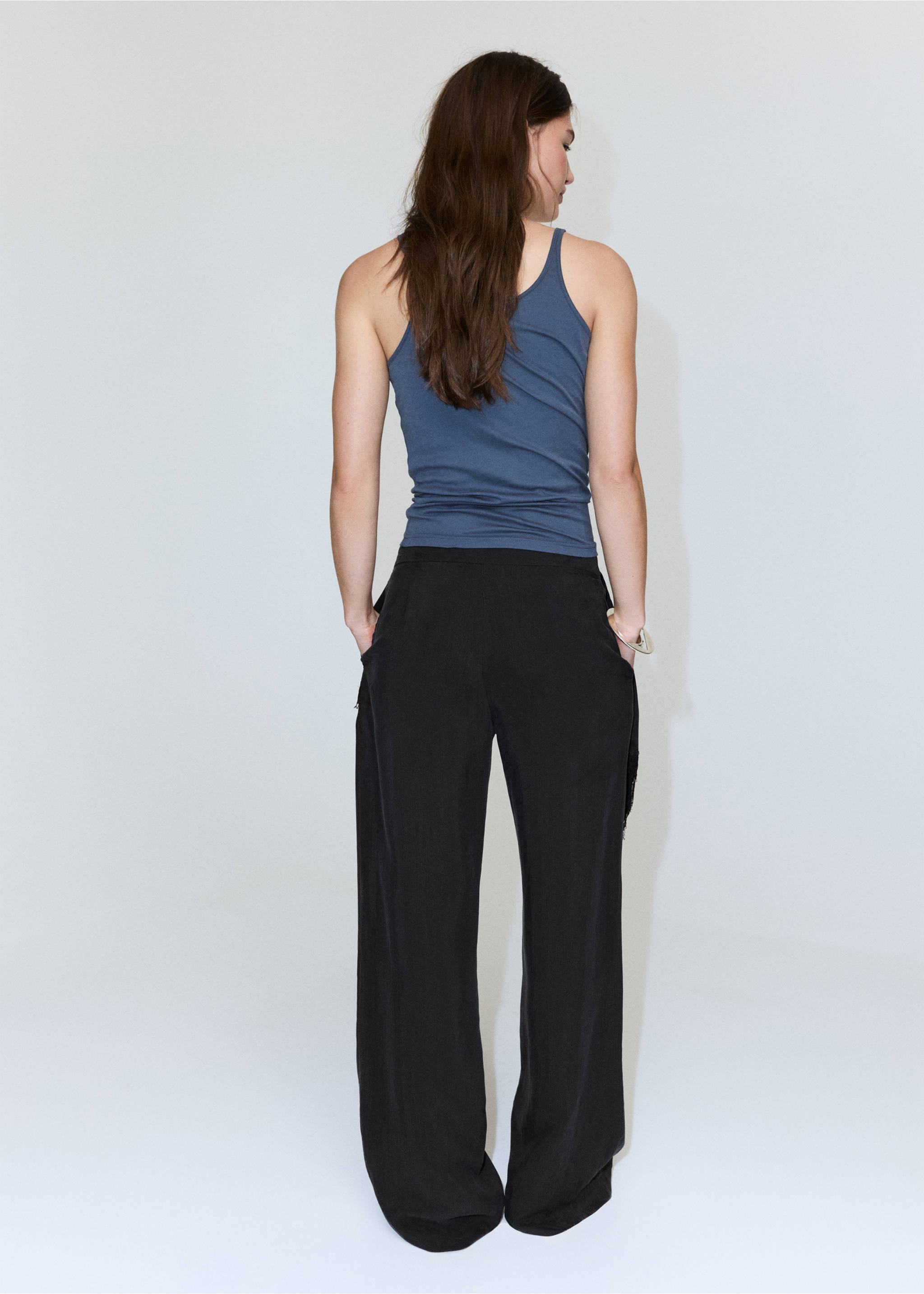 High-waisted lyocell trousers - Reverse of the article, Black. Ref: 27058665-00.