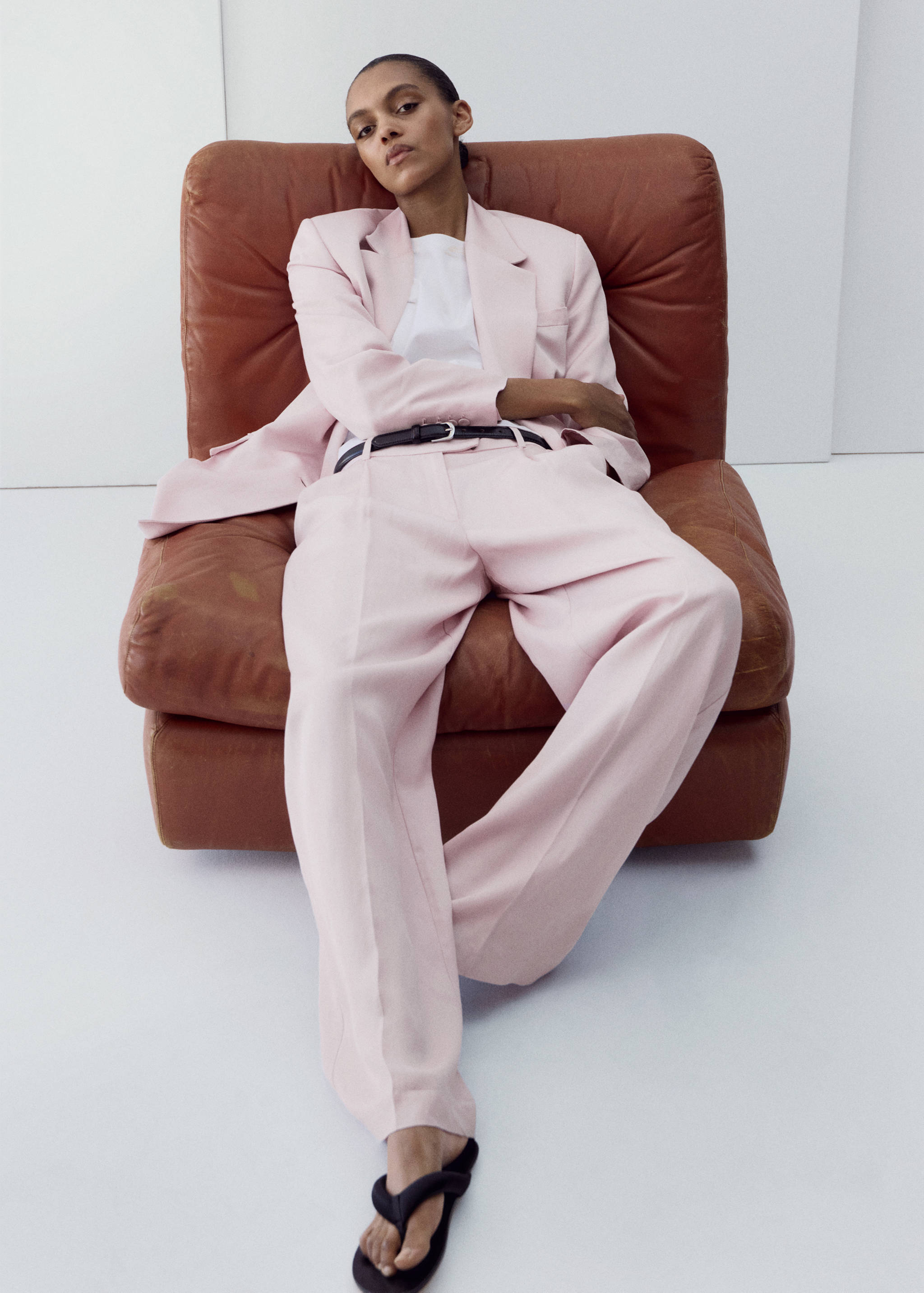 Straight-fit linen suit trousers - Details of the article 2