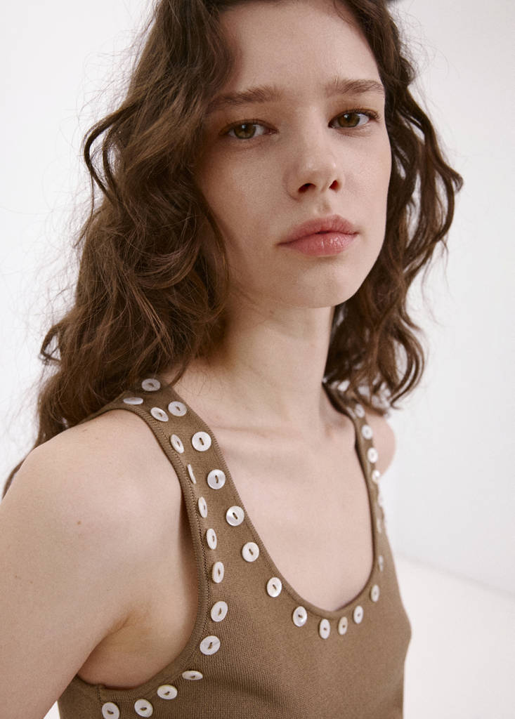 Sleeveless top with decorative buttons — Caramel