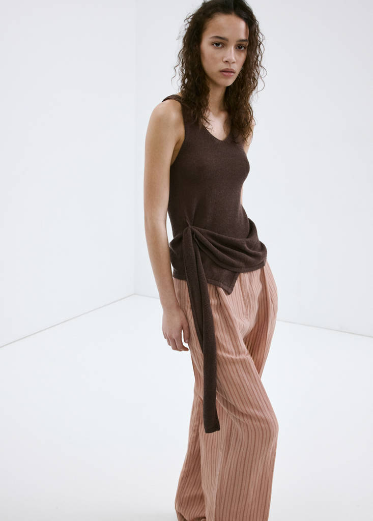 Knitted top with knot detail — Chocolate