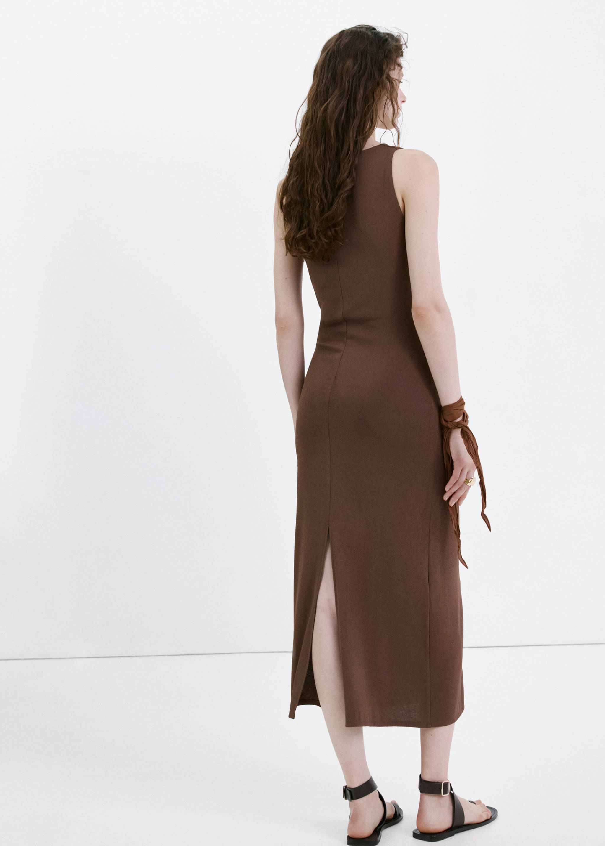 Robe froncée avec col drapé latéral - Verso de l’article