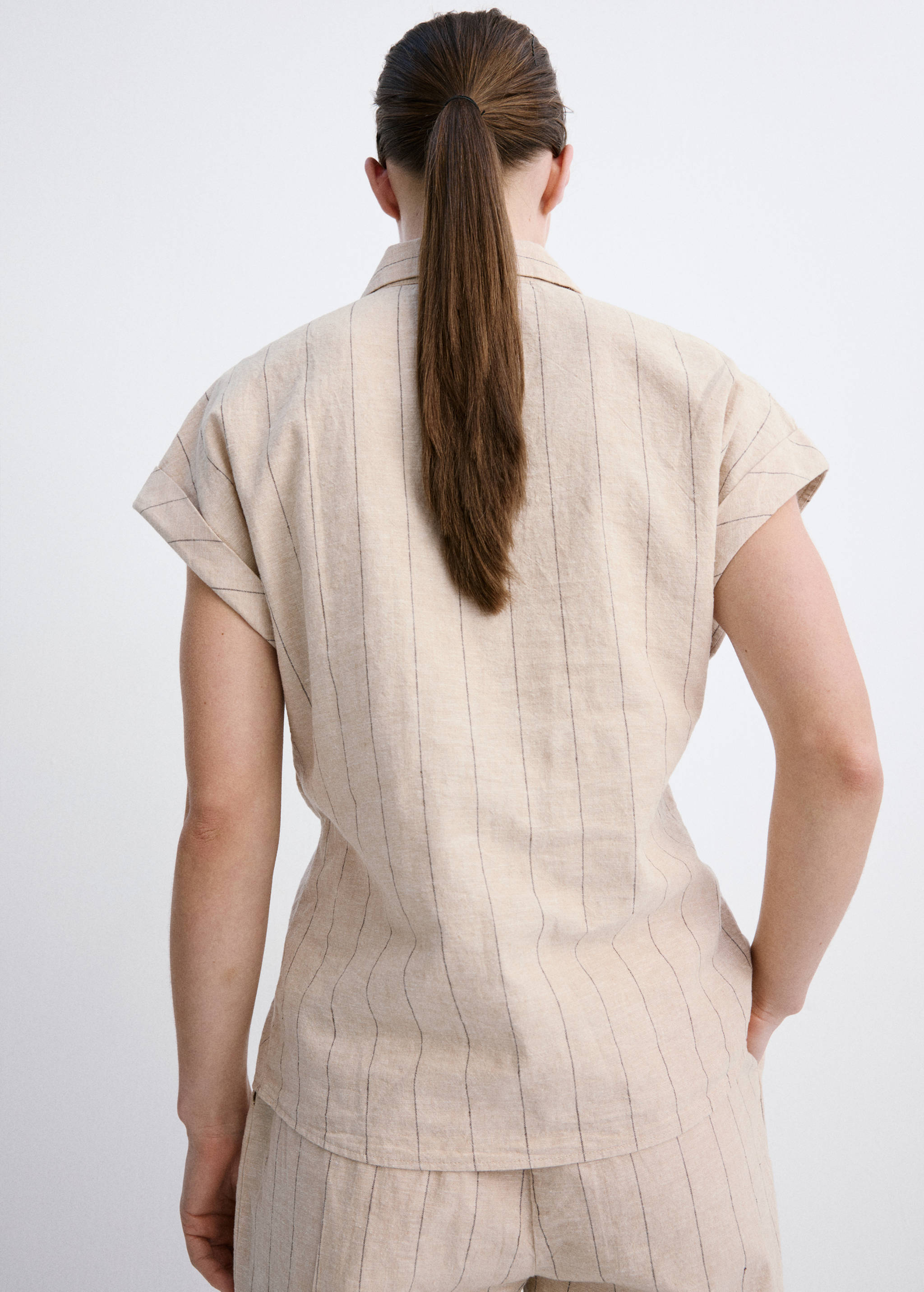 Linen pinstripe shirt - Reverse of the article