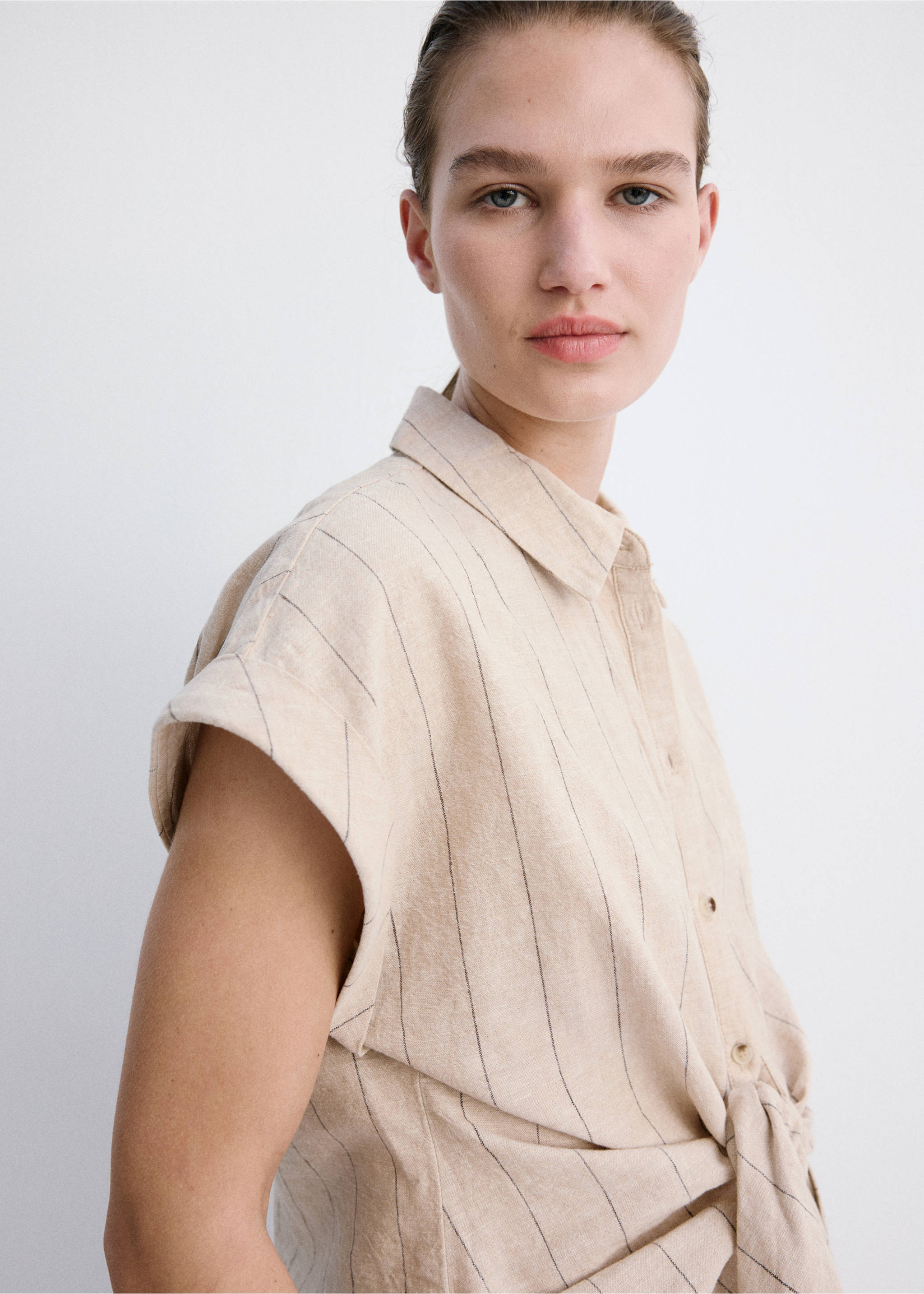 Linen pinstripe shirt - Details of the article 1, Brown. Ref: 27059071-00.