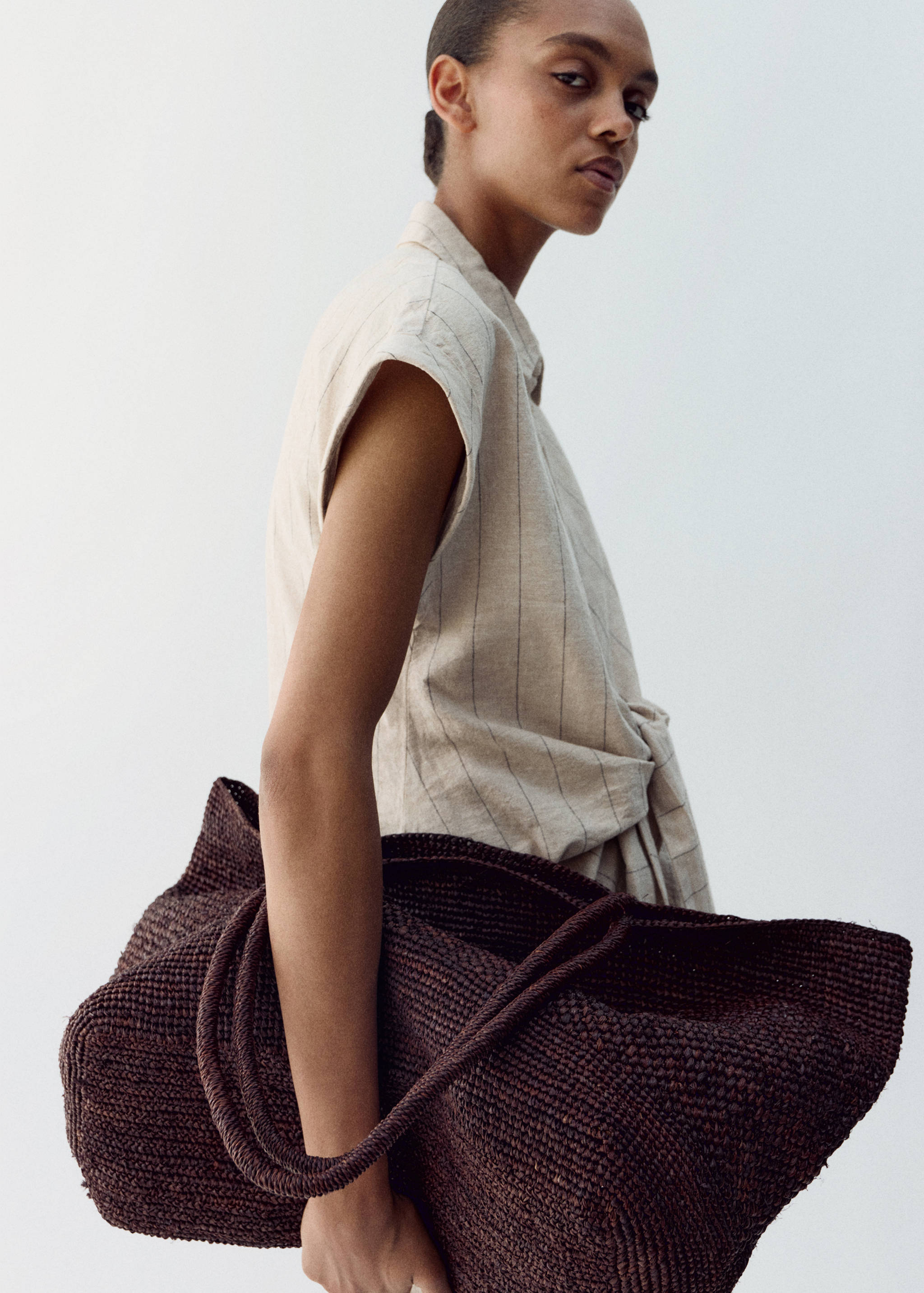 Camisa lino raya diplomática - Plano medio