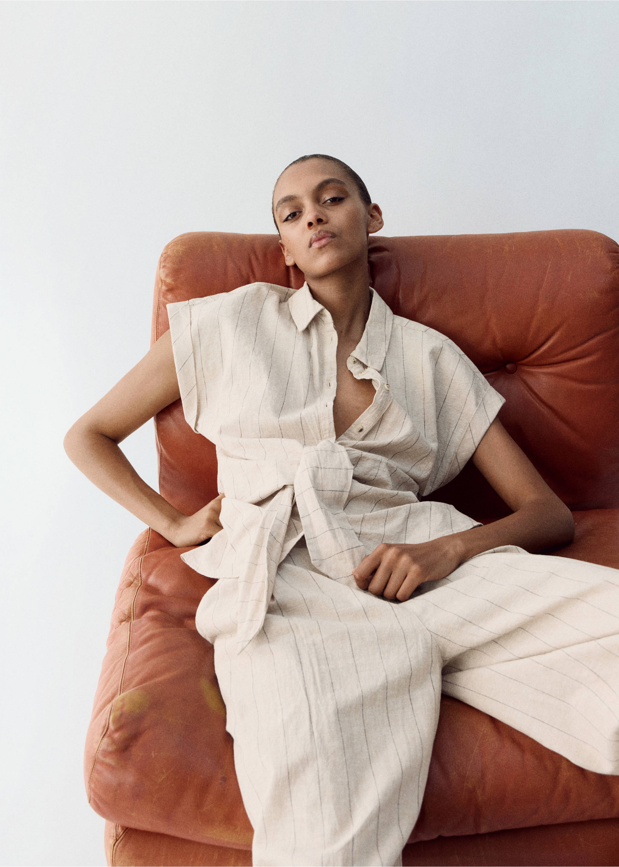 Camisa lino raya diplomática - Detalle del artículo 2, Marrón. Ref: 27059071-01.