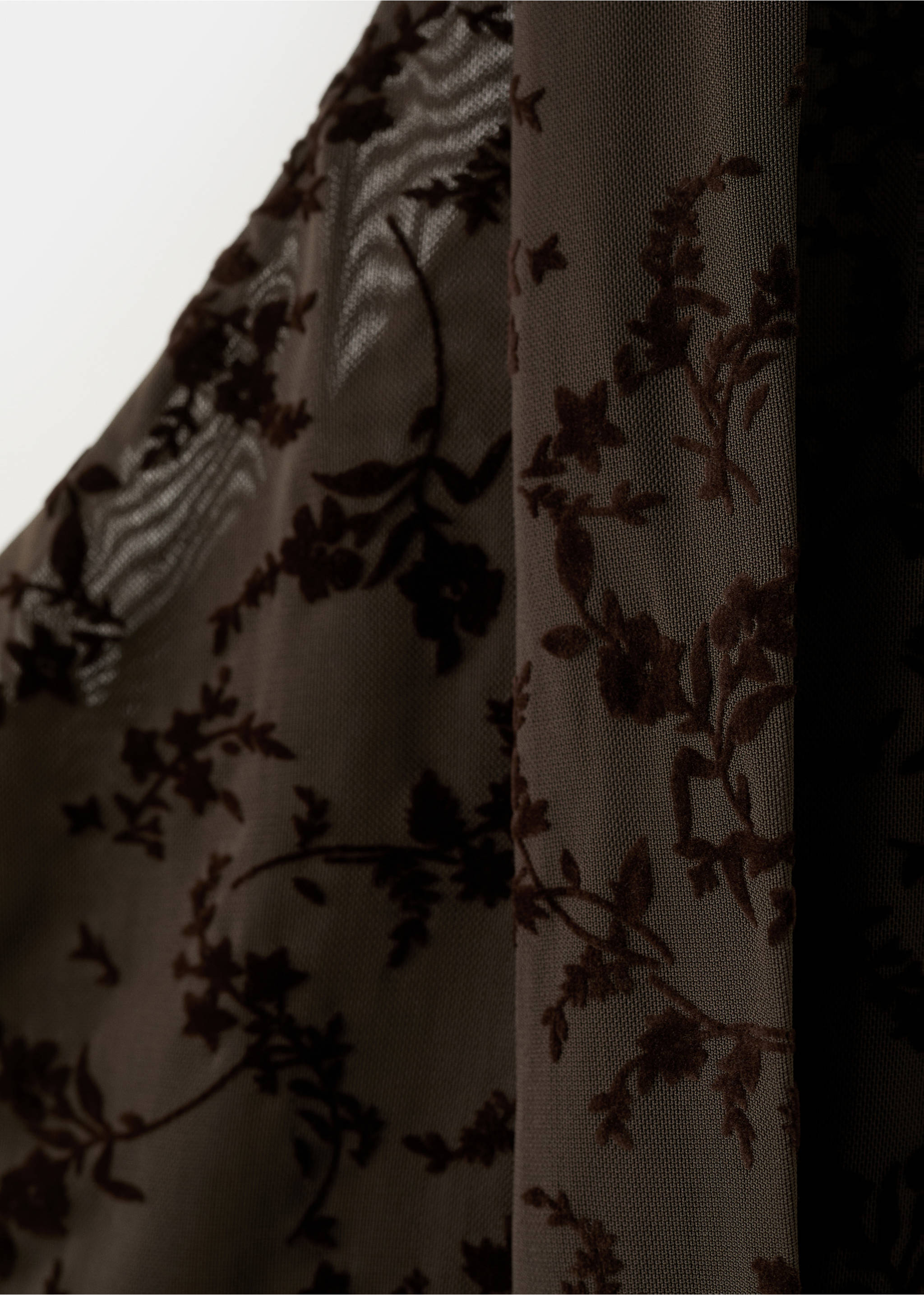 Robe asymétrique en tissu dévoré - Détail de l'article 8, Marron. Ref: 27059074-00.