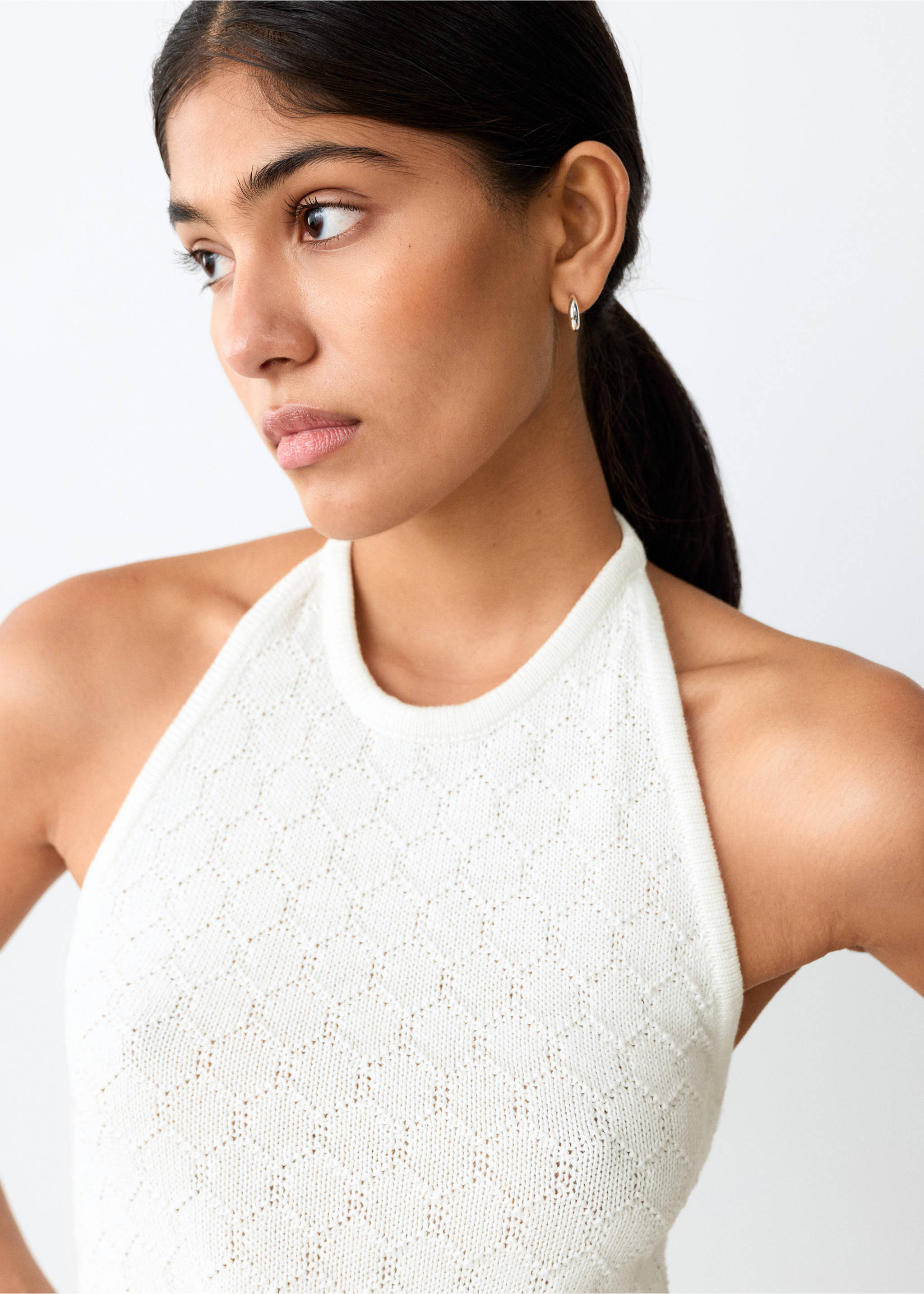 Halter dress with knot detail - Details of the article 1, Off White. Ref: 27059209-00.