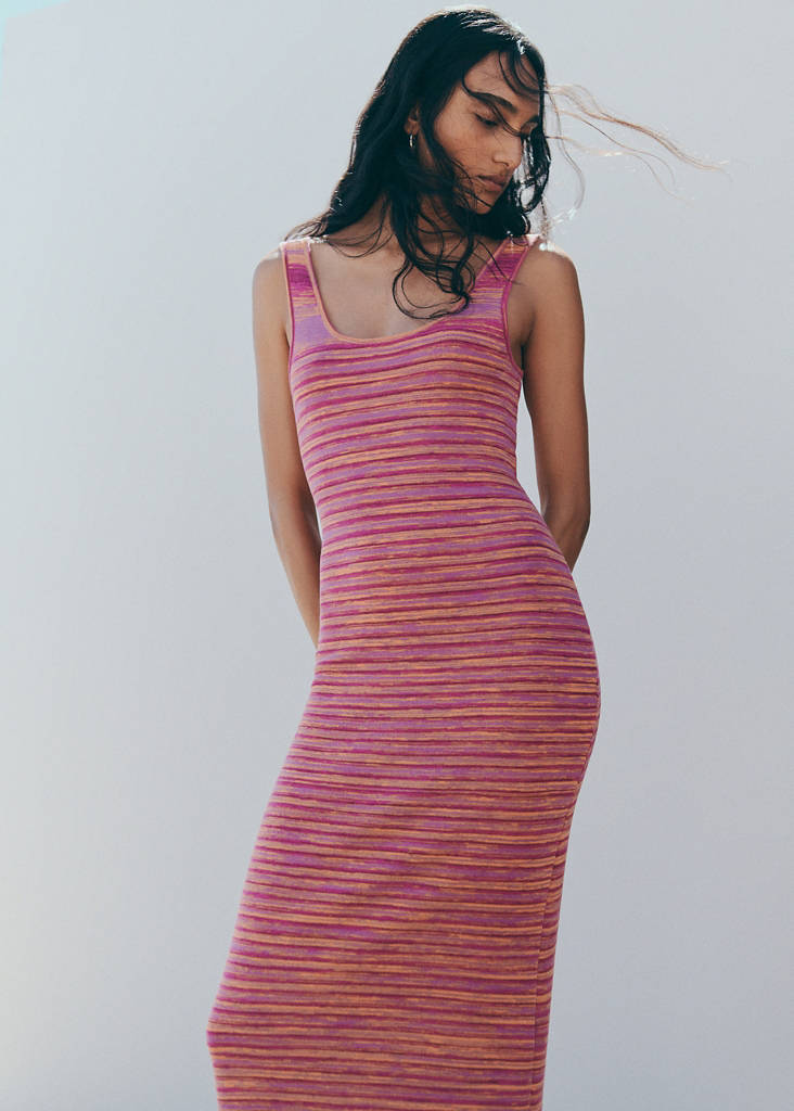 Printed dress with side opening — Pink