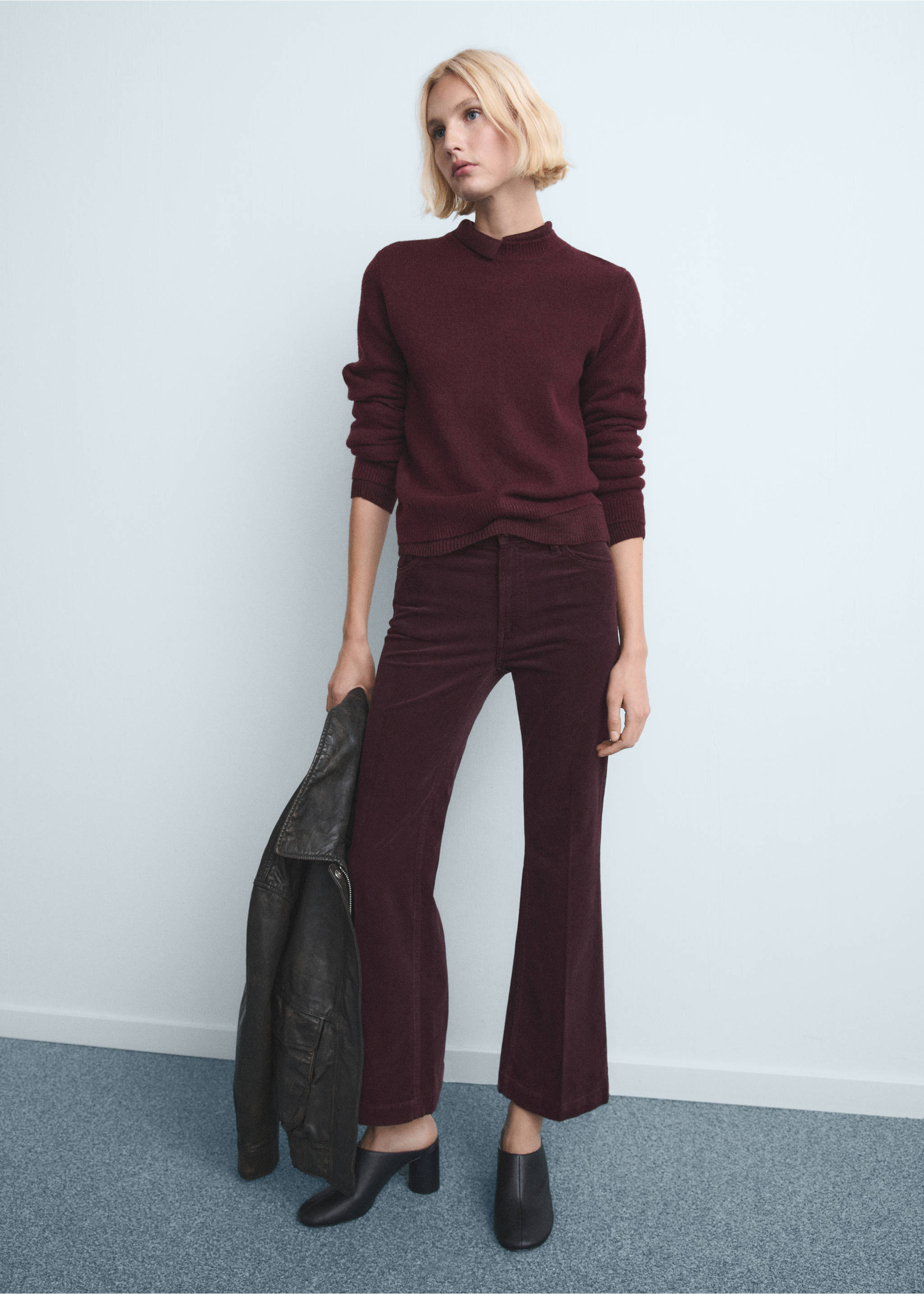 Jean flare velours côtelé - Plan général, Lie de vin. Ref: 27061187-00.