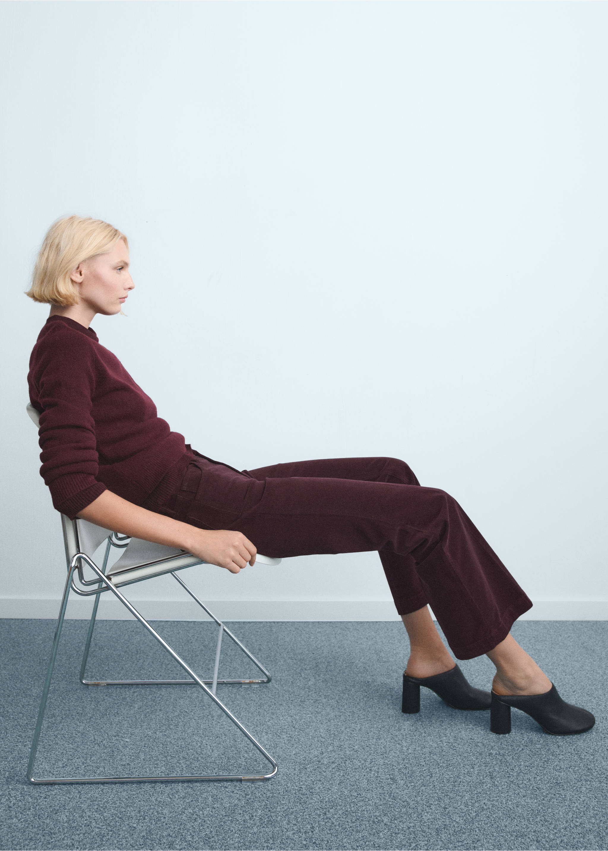 Jean flare velours côtelé - Détail de l'article 2, Lie de vin. Ref: 27061187-00.