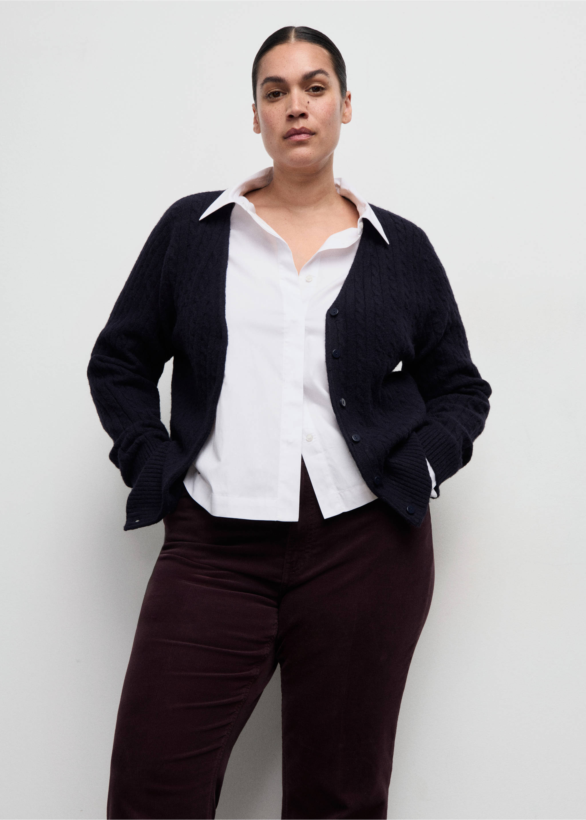 Jean flare velours côtelé - Détail de l'article 5, Lie de vin. Ref: 27061187-00.