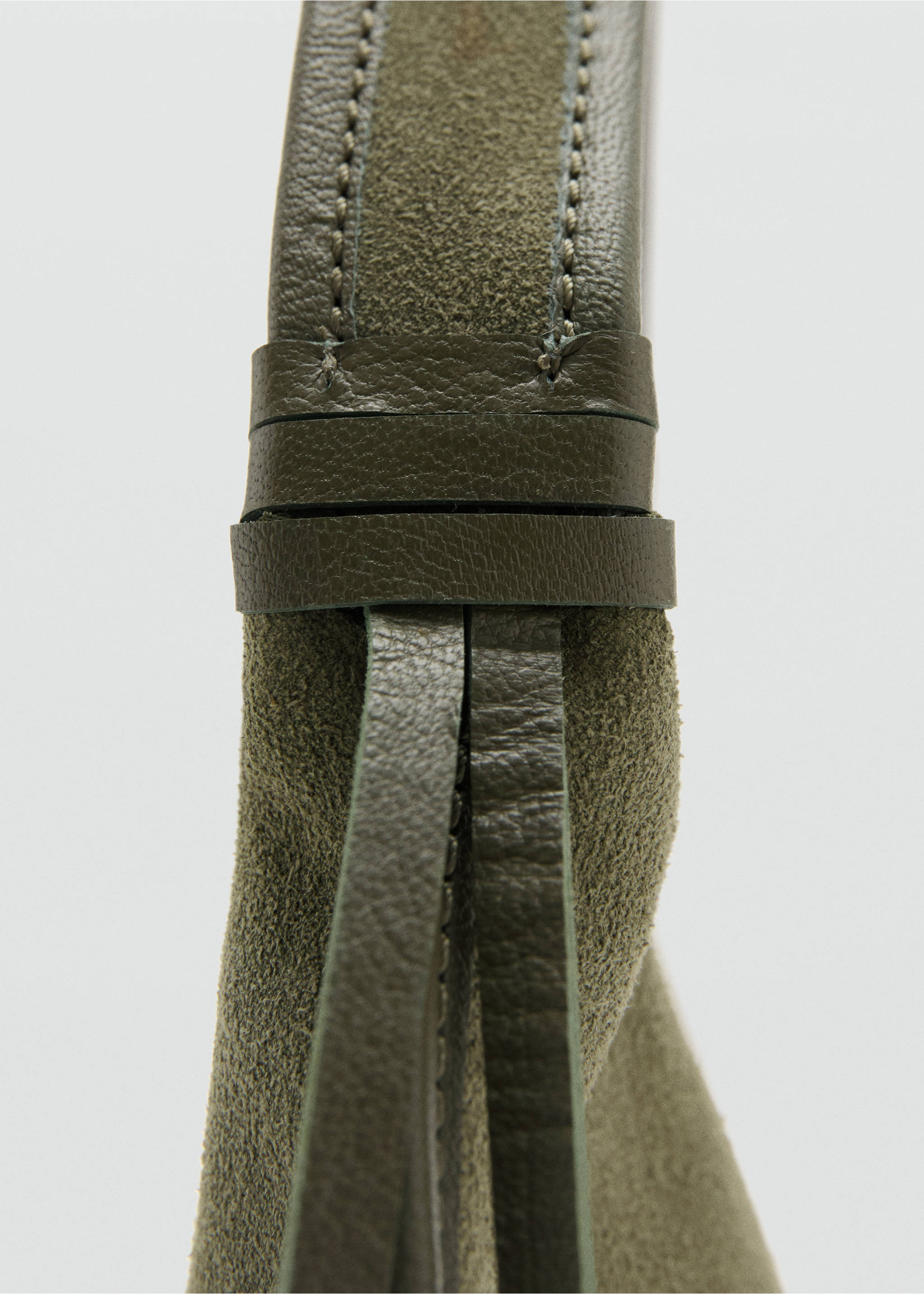 Leather handbag - Details of the article 1, Khaki. Ref: 27061191-00.