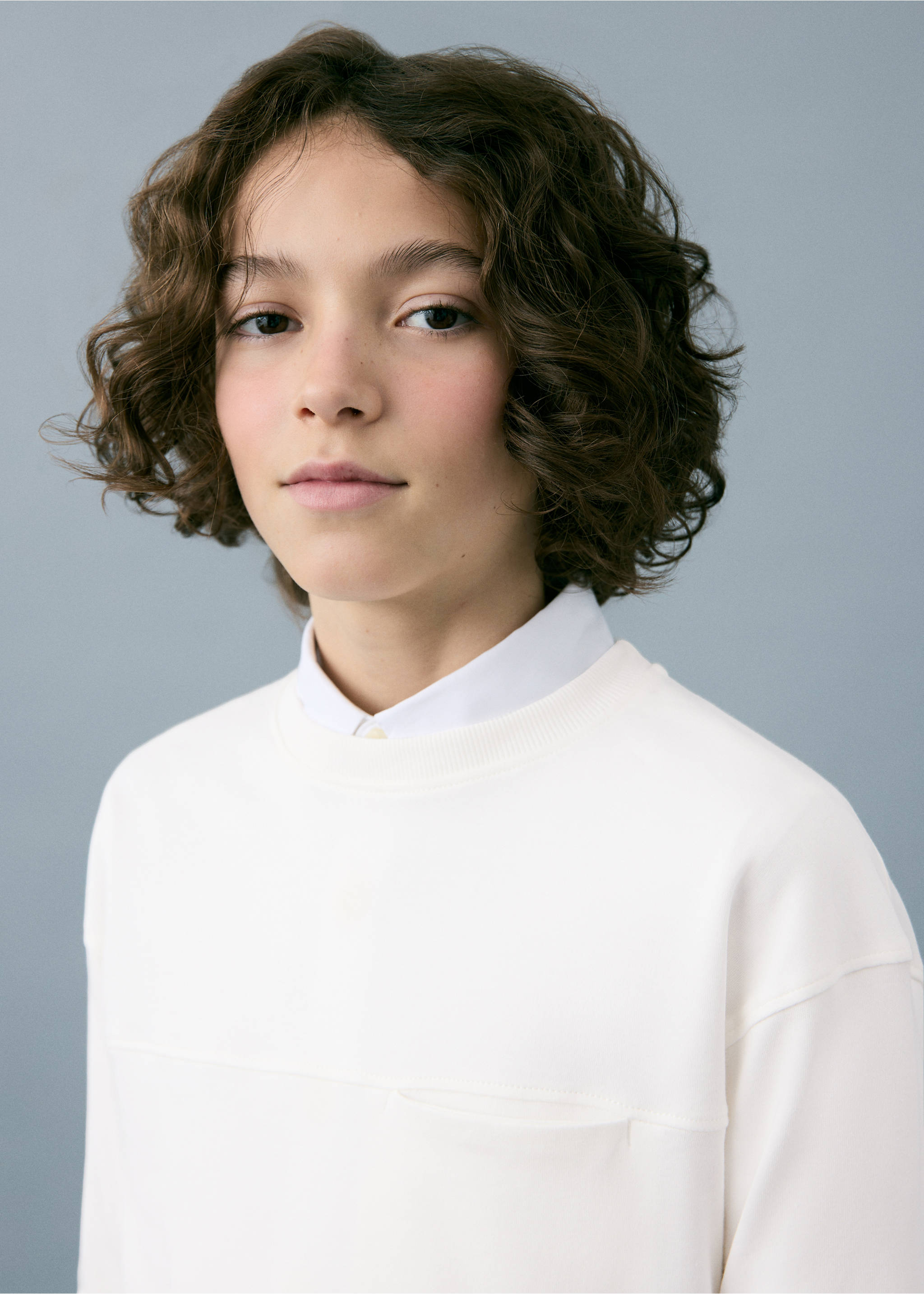 T-shirt with pocket and seam detail - Details of the article 1, Off White. Ref: 27061197-00.