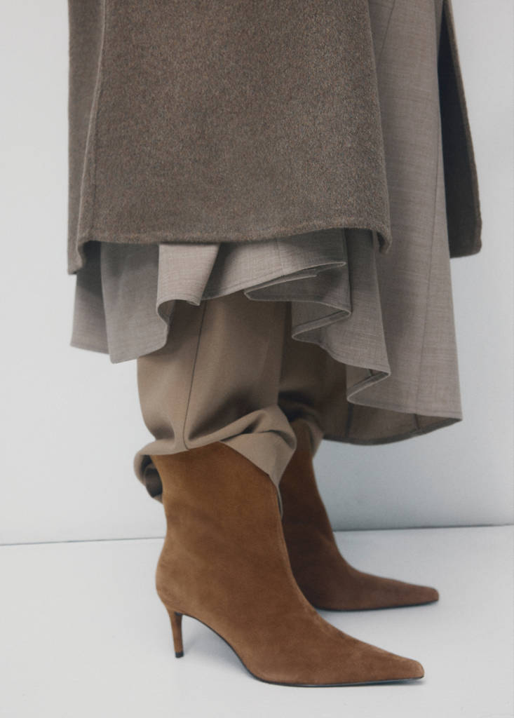 Pointed toe ankle boot — Medium Brown