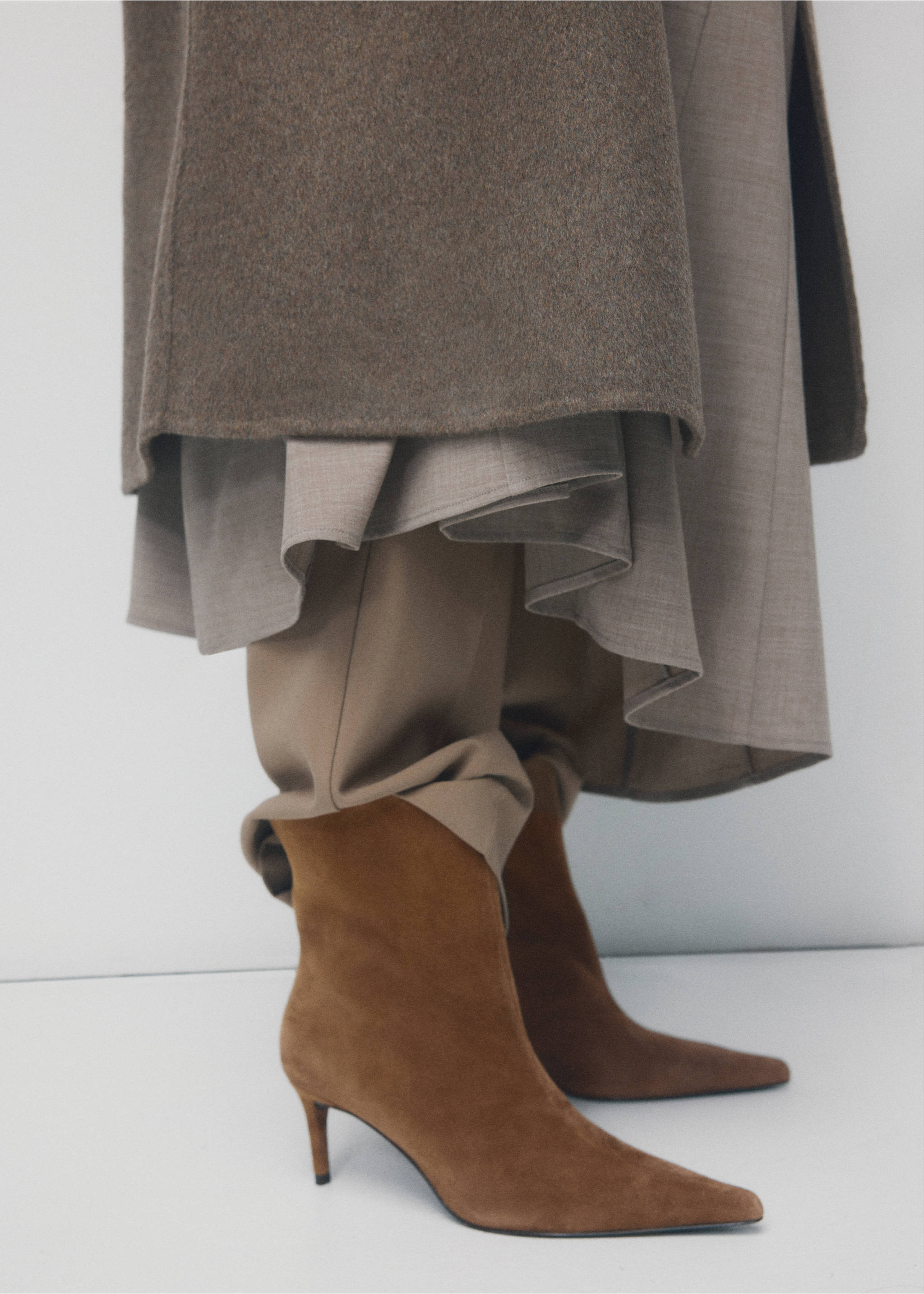 Pointed toe ankle boot - Details of the article 9, Medium Brown. Ref: 27061211-00.