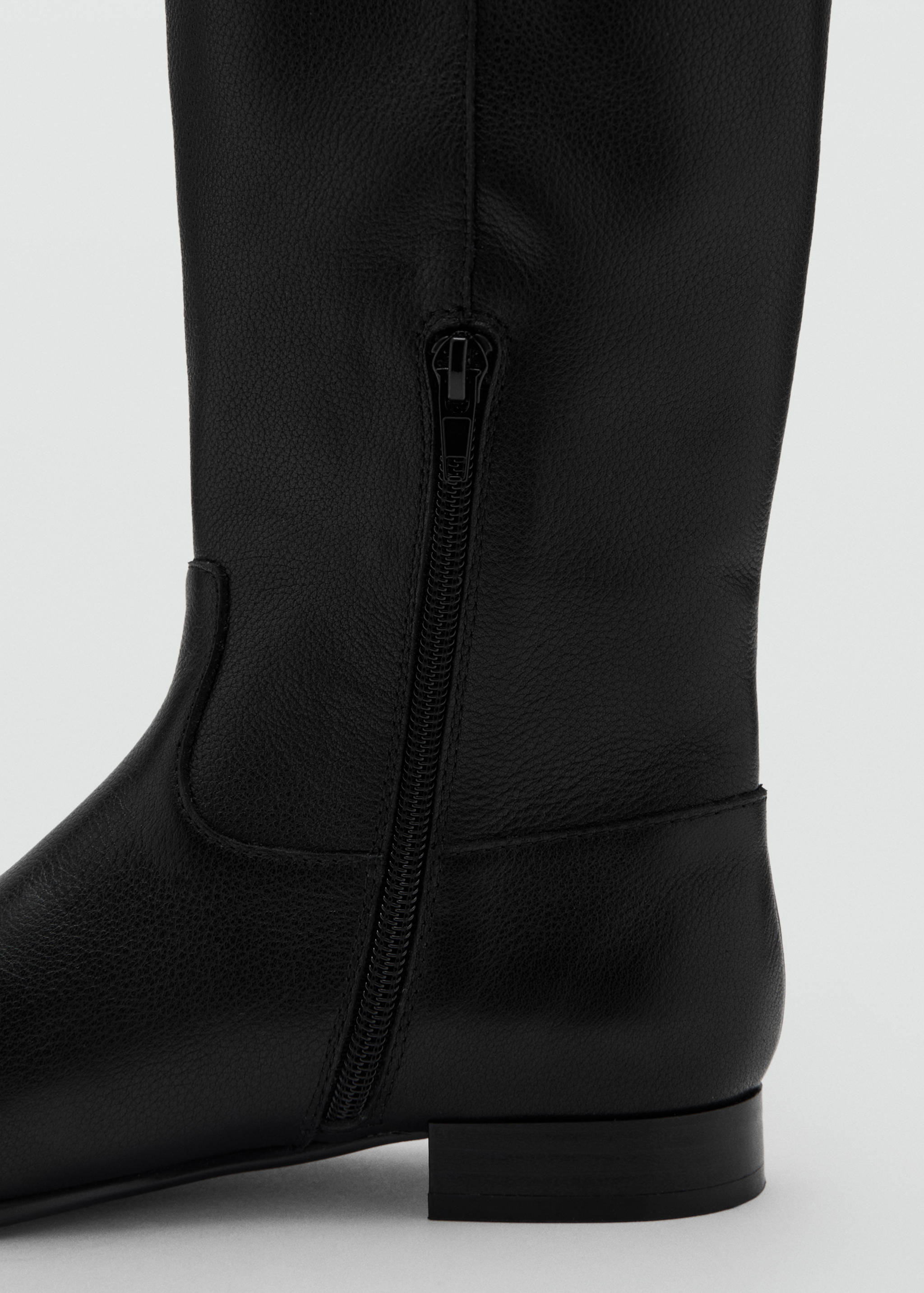 Zipper leather boots - Details of the article 1